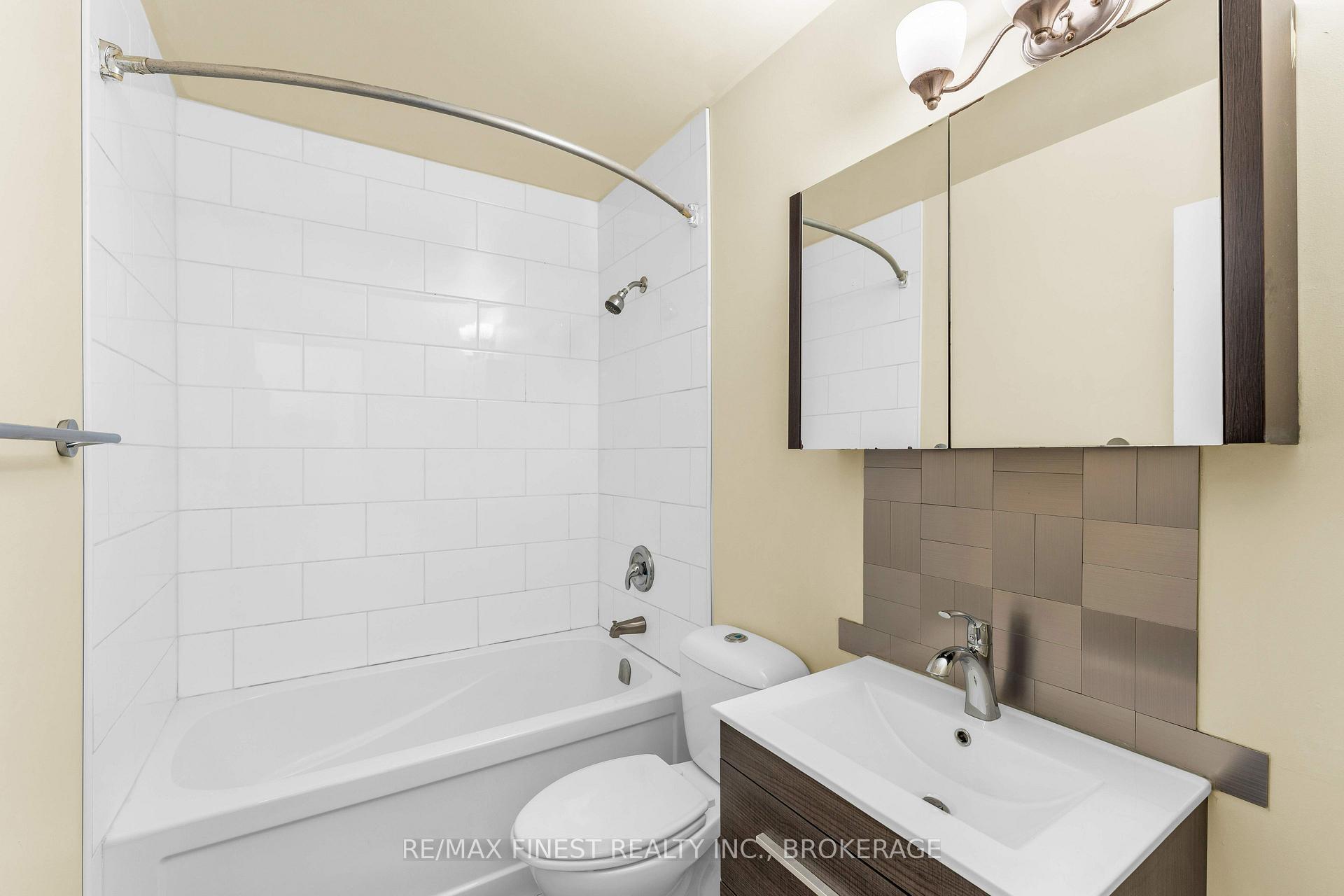 Photo 15 of 102 Grenadier Drive, Kingston, Kingston East (Incl Barret Crt) — HOMEH