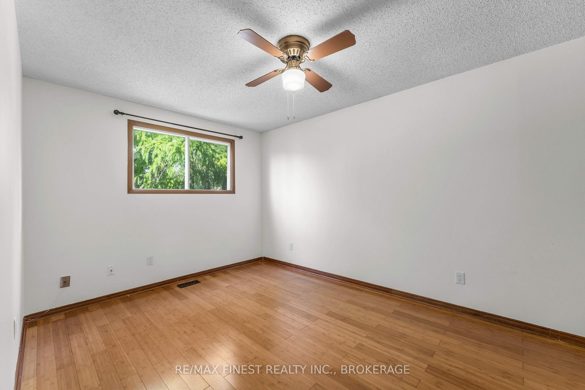 Photo 16 of 102 Grenadier Drive, Kingston, Kingston East (Incl Barret Crt) — HOMEH