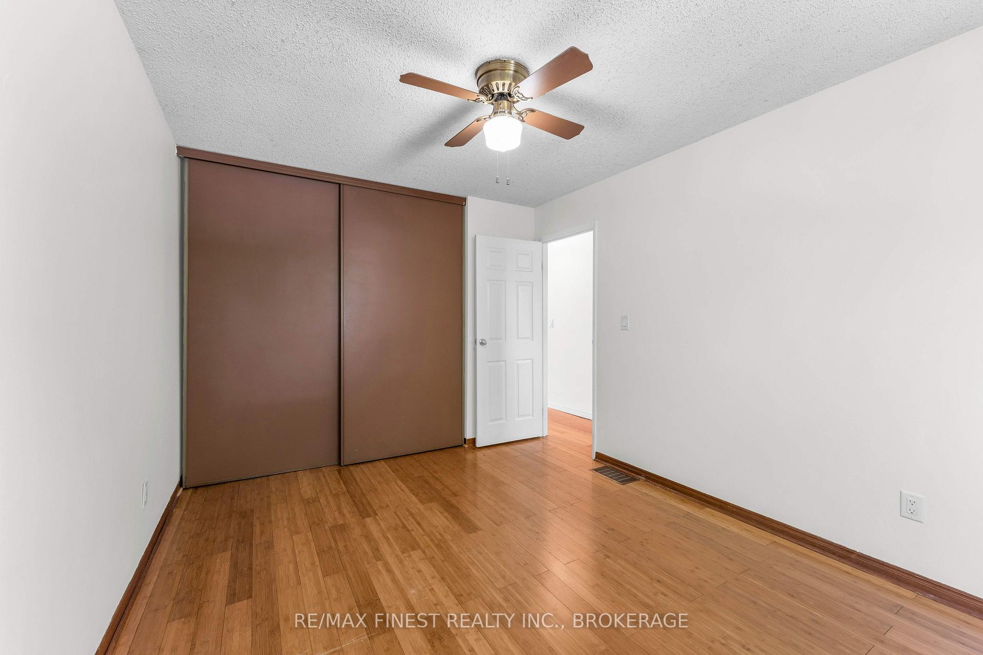 Photo 17 of 102 Grenadier Drive, Kingston, Kingston East (Incl Barret Crt) — HOMEH