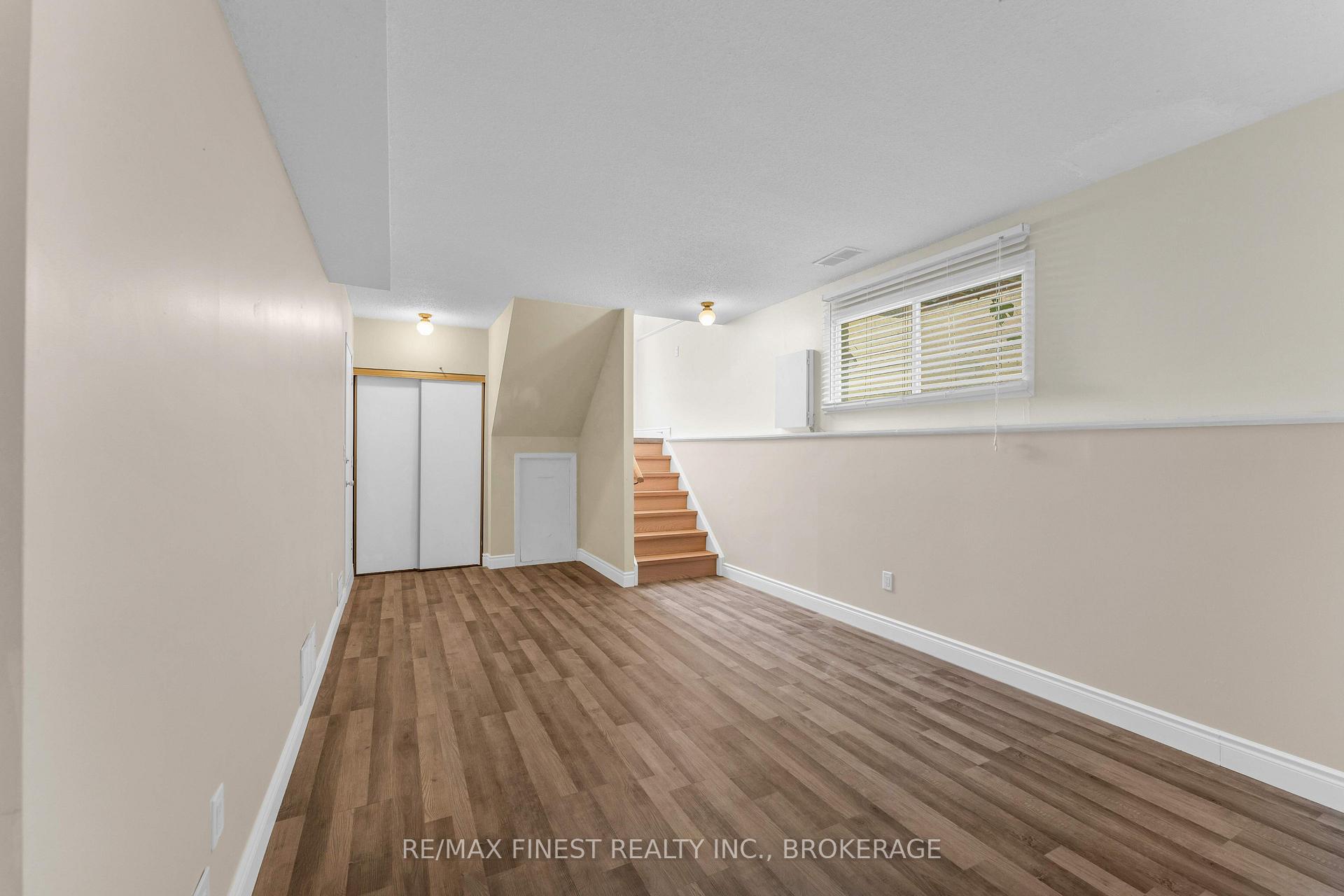 Photo 20 of 102 Grenadier Drive, Kingston, Kingston East (Incl Barret Crt) — HOMEH