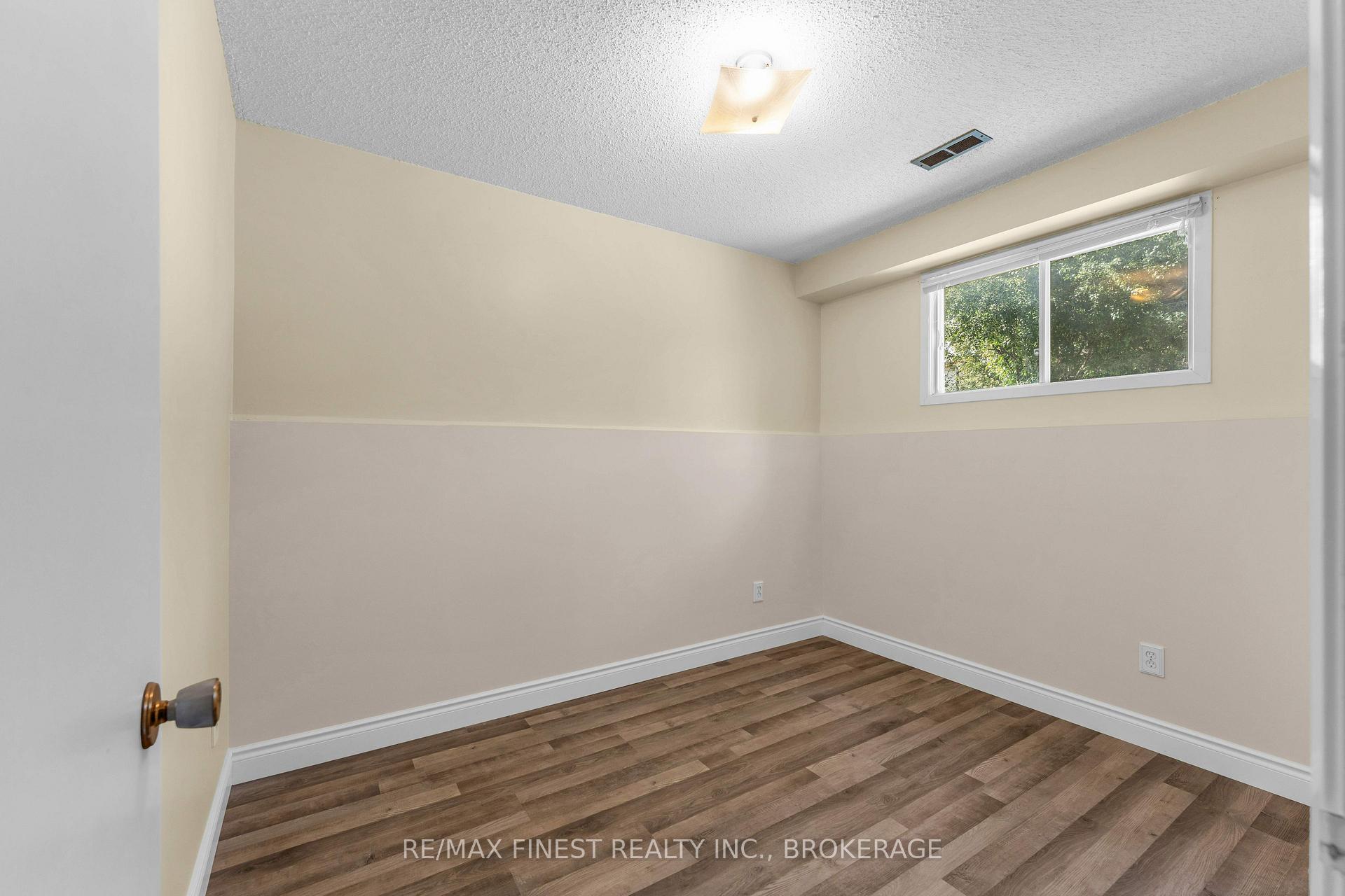 Photo 26 of 102 Grenadier Drive, Kingston, Kingston East (Incl Barret Crt) — HOMEH