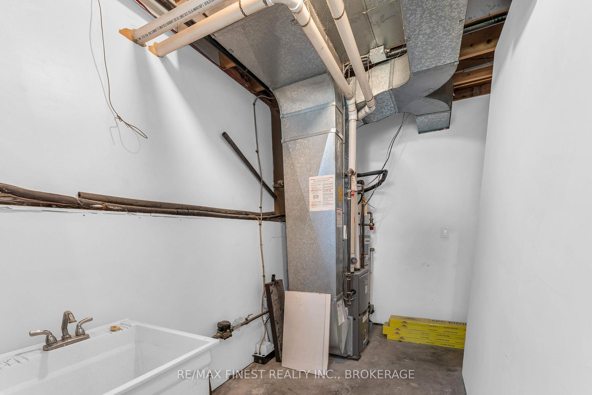 Photo 30 of 102 Grenadier Drive, Kingston, Kingston East (Incl Barret Crt) — HOMEH