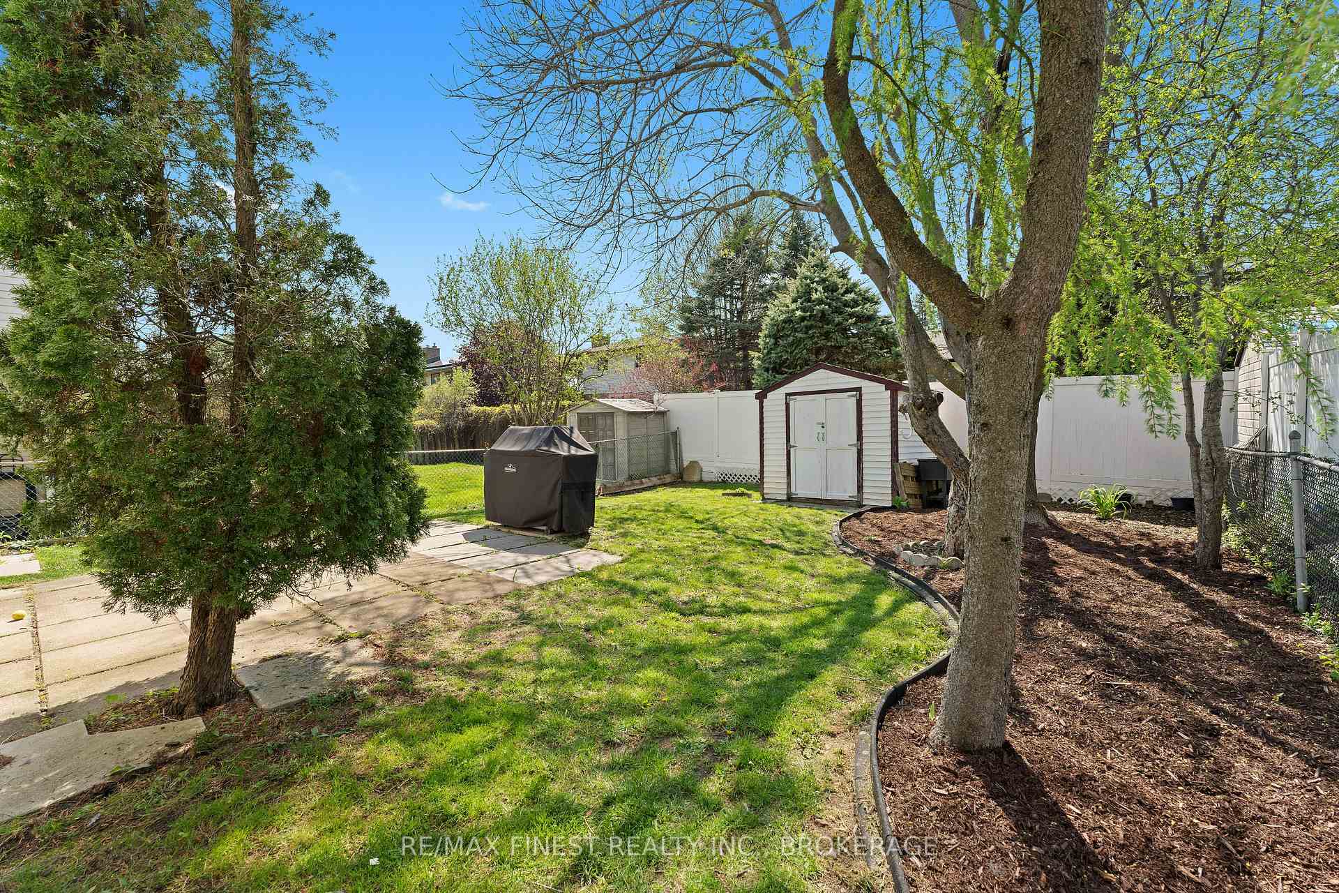 Photo 34 of 102 Grenadier Drive, Kingston, Kingston East (Incl Barret Crt) — HOMEH