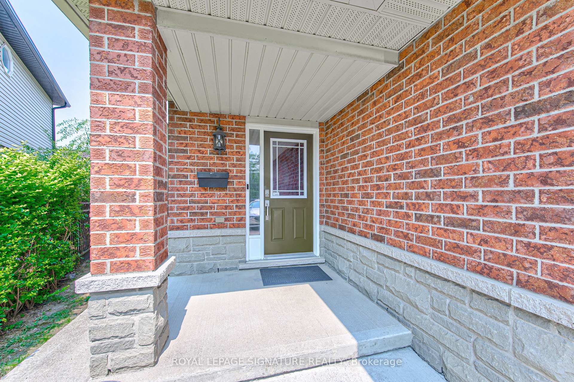 Photo 3 of 270 Springvalley Crescent, Hamilton, Gourley — HOMEH