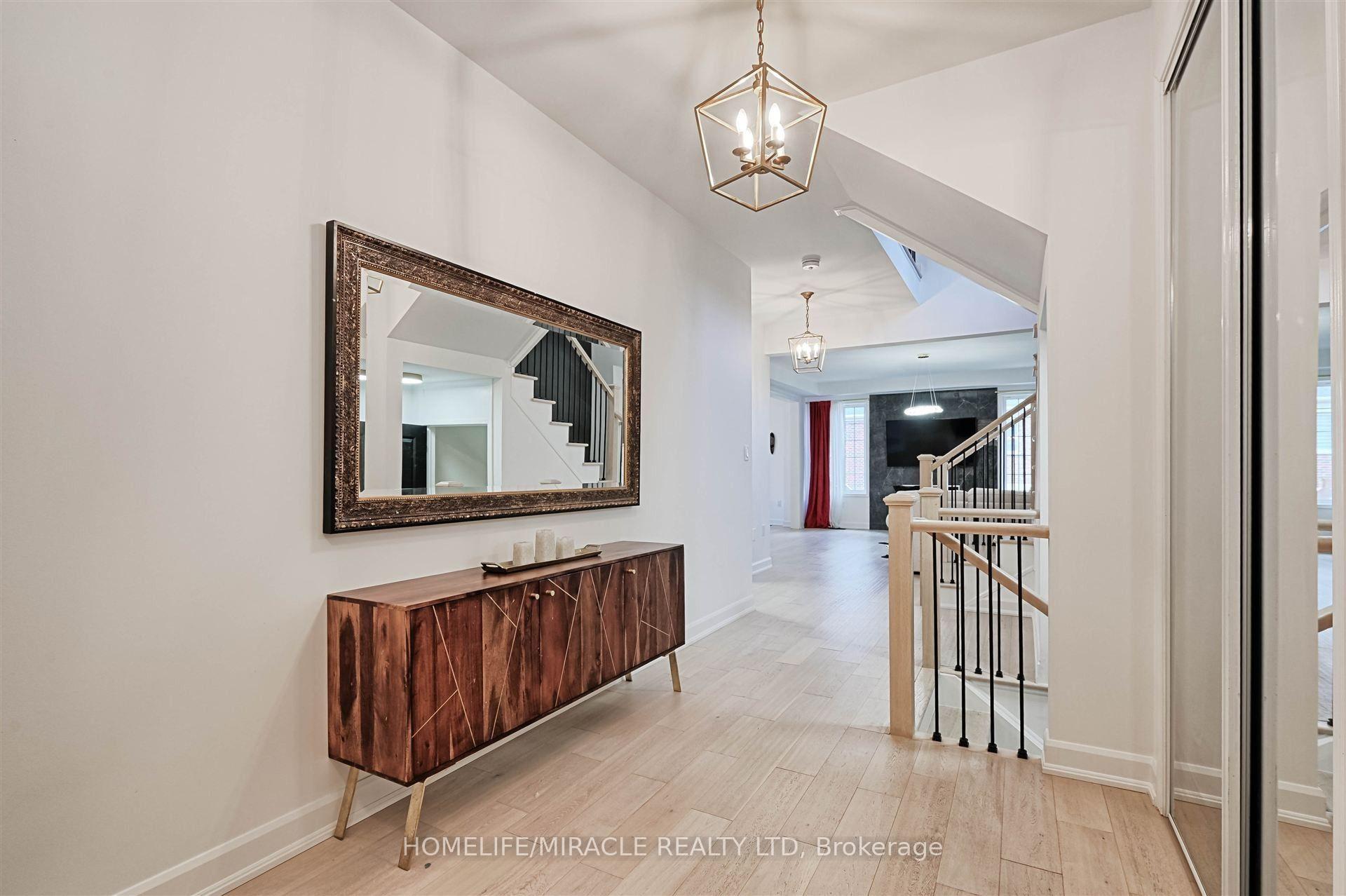 Photo 3 of 50 Chorus Crescent, Vaughan, Kleinburg — HOMEH