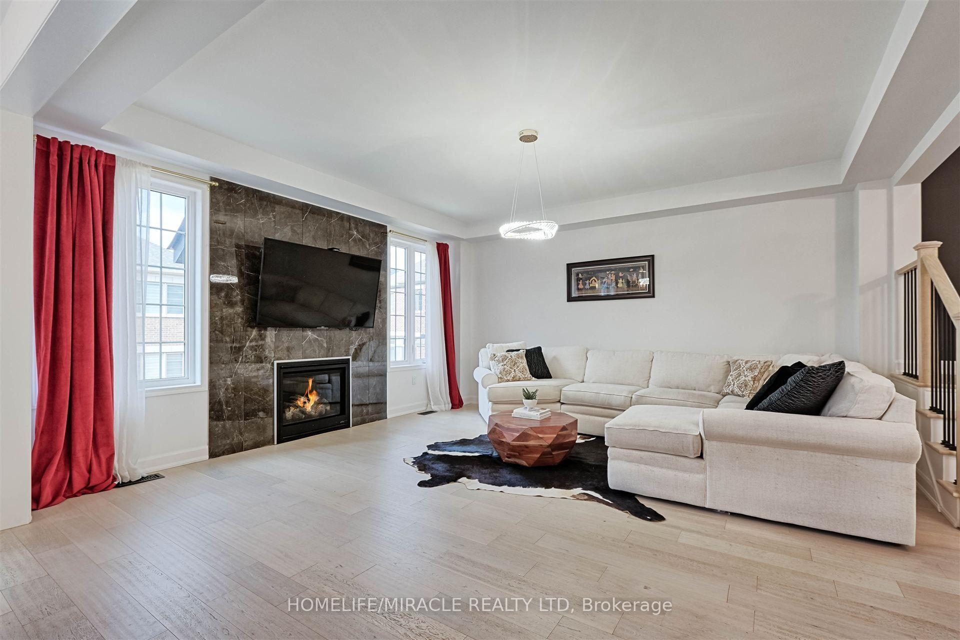 Photo 6 of 50 Chorus Crescent, Vaughan, Kleinburg — HOMEH