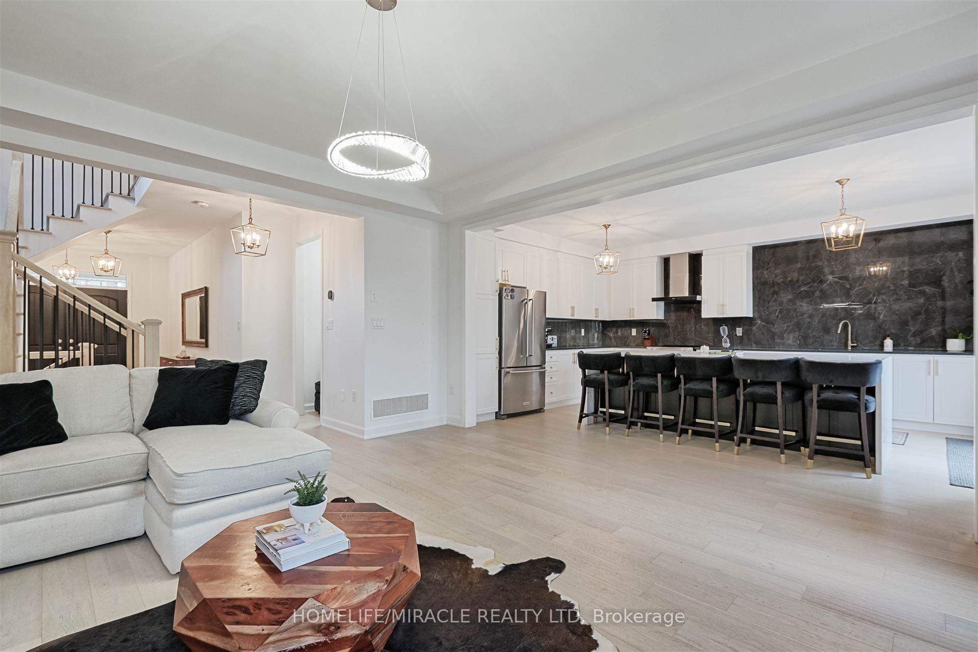 Photo 8 of 50 Chorus Crescent, Vaughan, Kleinburg — HOMEH