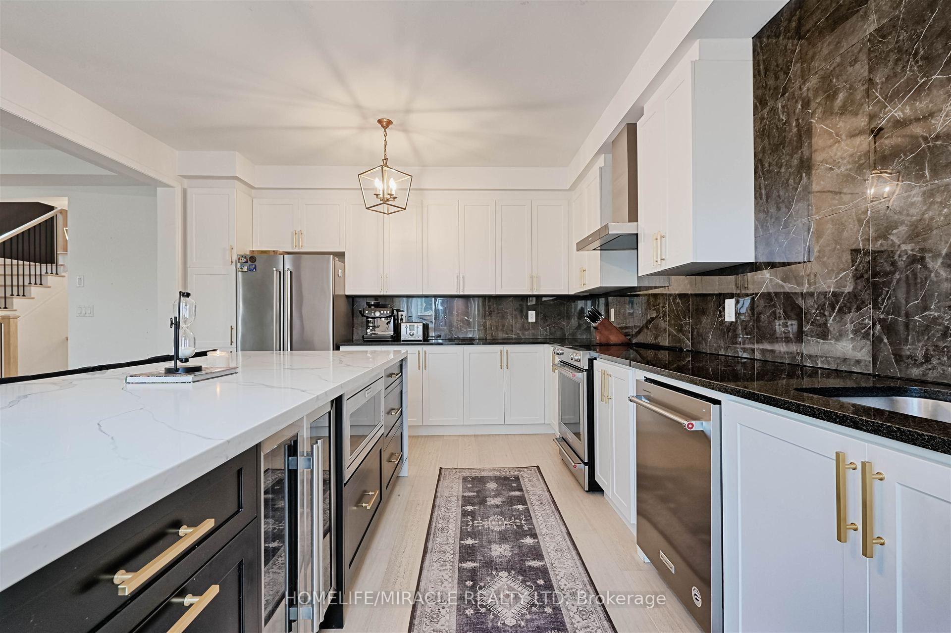 Photo 11 of 50 Chorus Crescent, Vaughan, Kleinburg — HOMEH