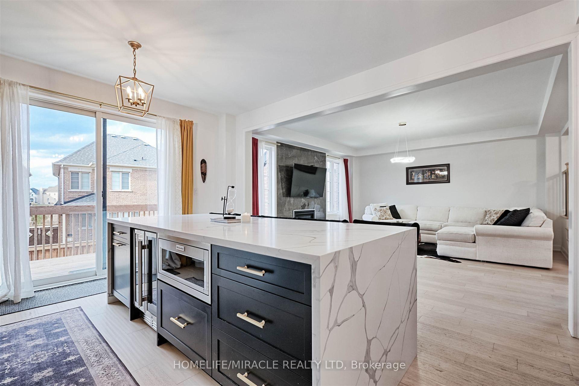 Photo 13 of 50 Chorus Crescent, Vaughan, Kleinburg — HOMEH
