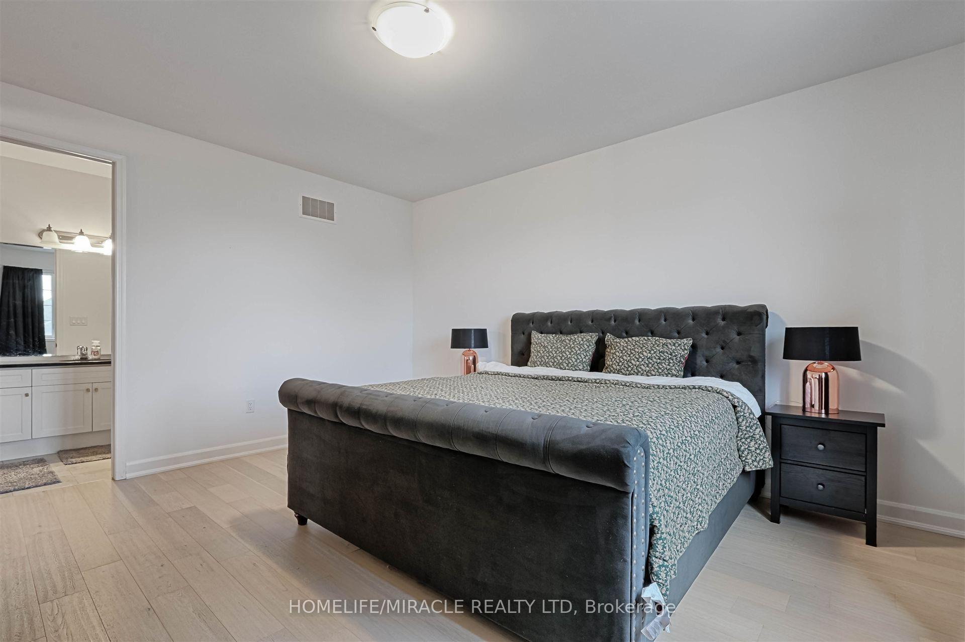 Photo 18 of 50 Chorus Crescent, Vaughan, Kleinburg — HOMEH