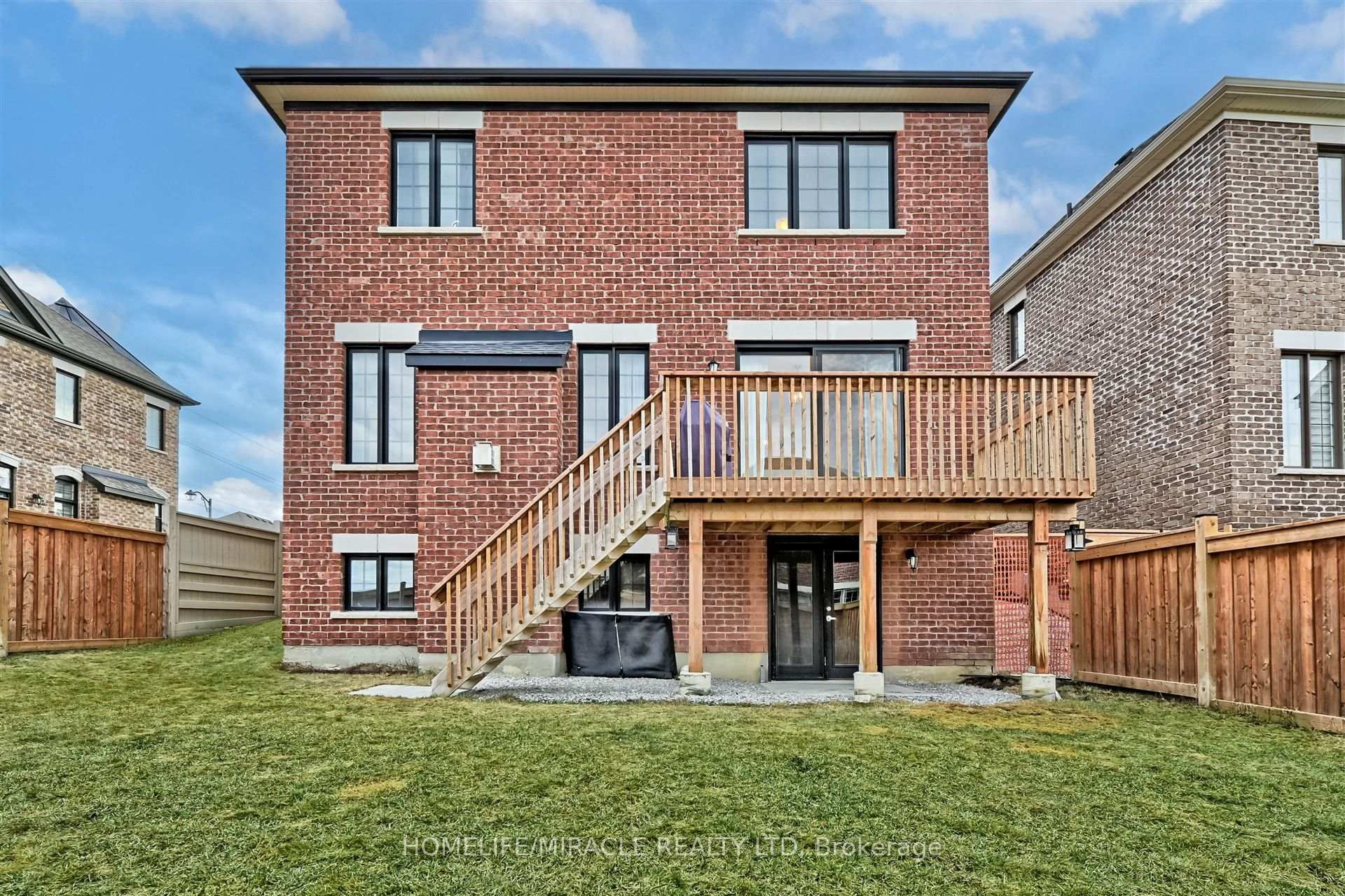 Photo 30 of 50 Chorus Crescent, Vaughan, Kleinburg — HOMEH