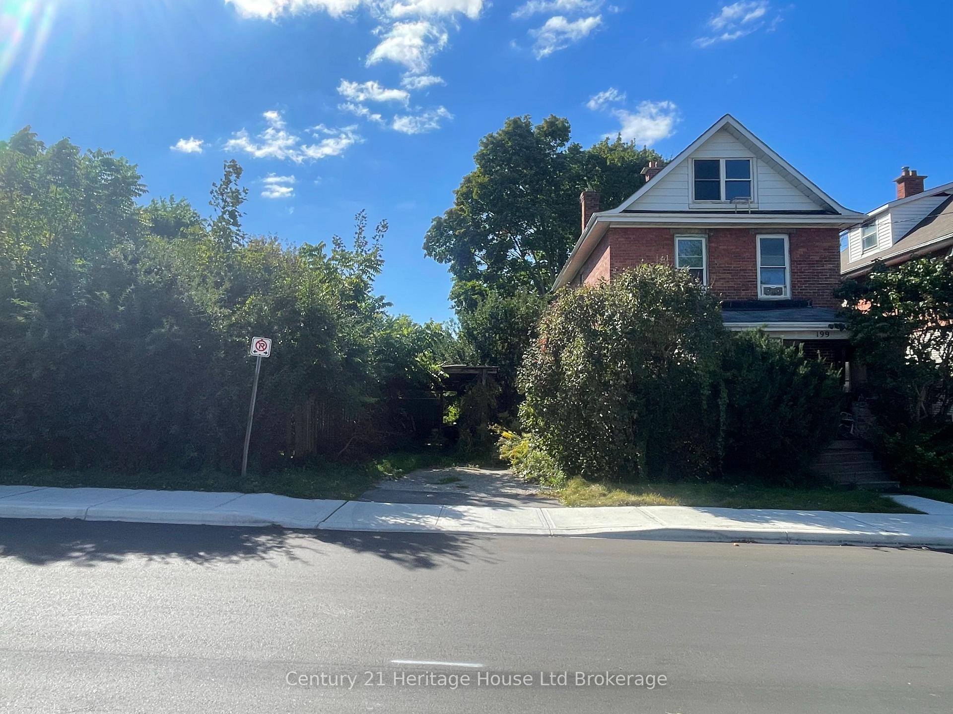 Front of 199 Wellington Street N