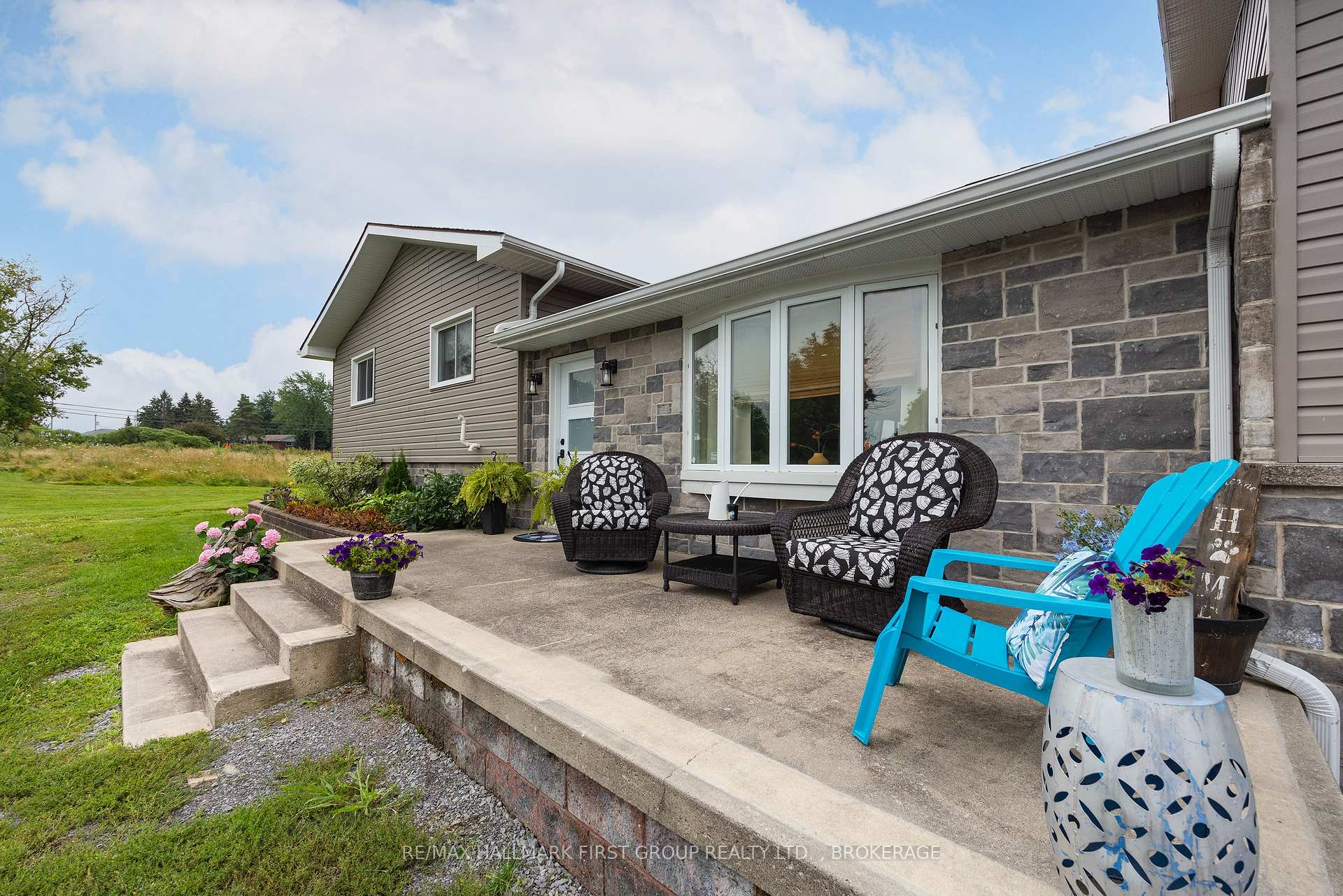 Photo 5 of 19 Sunset Lane, Kingston, City North of 401 — HOMEH