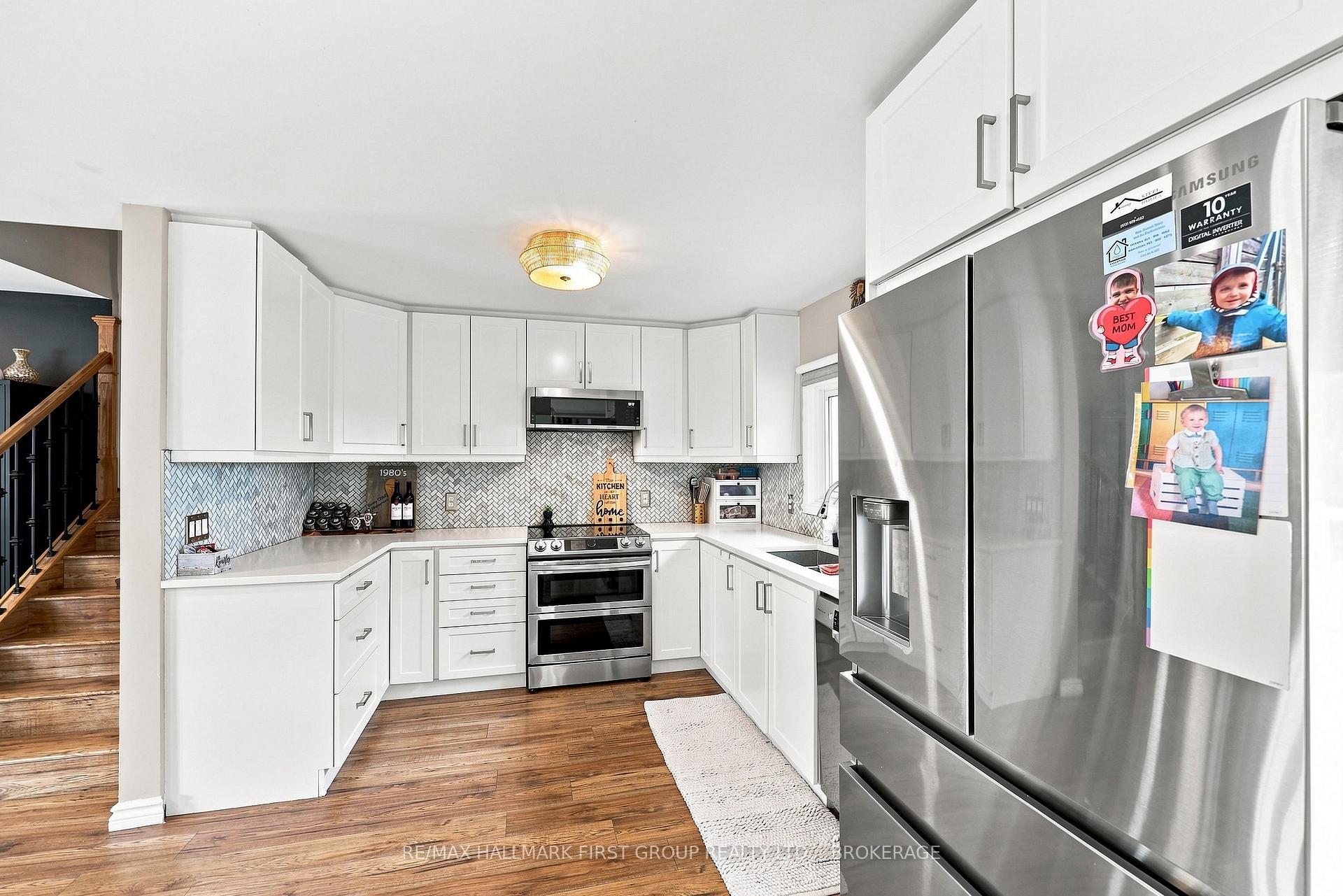 Photo 14 of 19 Sunset Lane, Kingston, City North of 401 — HOMEH