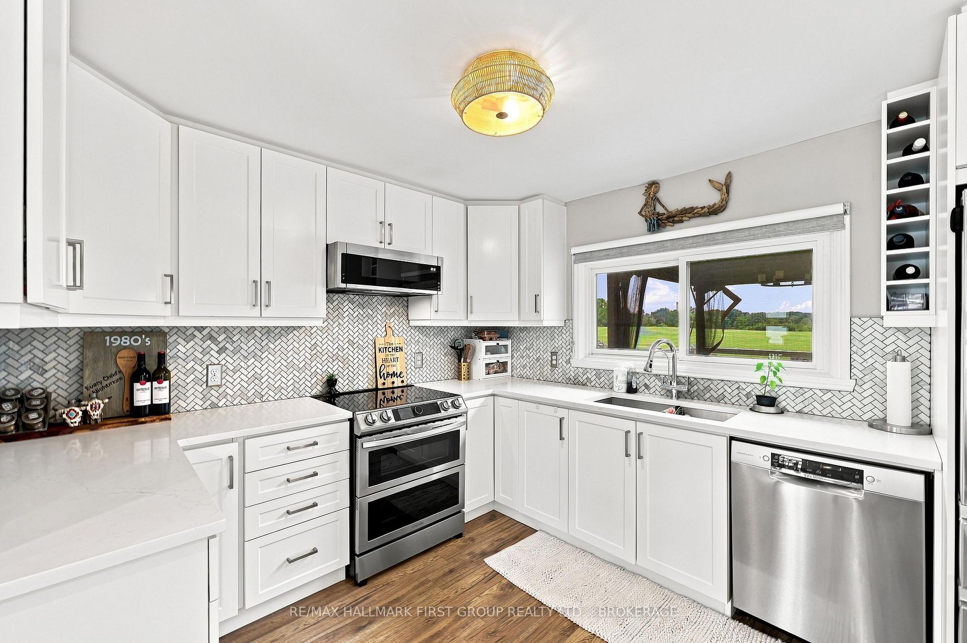 Photo 15 of 19 Sunset Lane, Kingston, City North of 401 — HOMEH