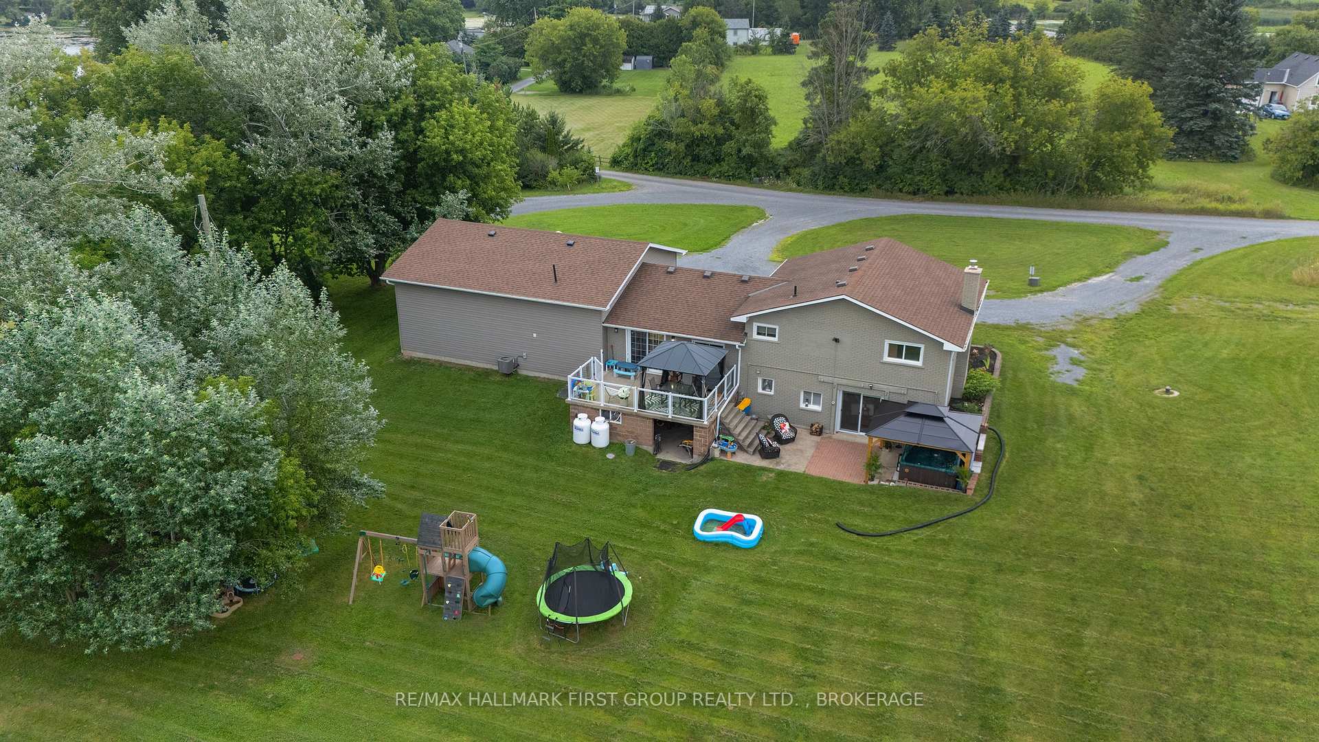 Photo 48 of 19 Sunset Lane, Kingston, City North of 401 — HOMEH