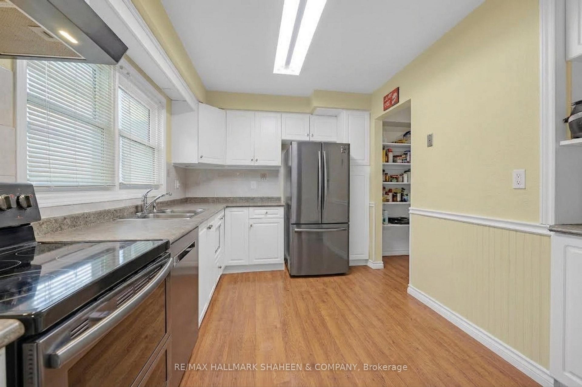 Photo 5 of Unit 4, 2238 Upper Middle Road, Burlington, Brant Hills — HOMEH