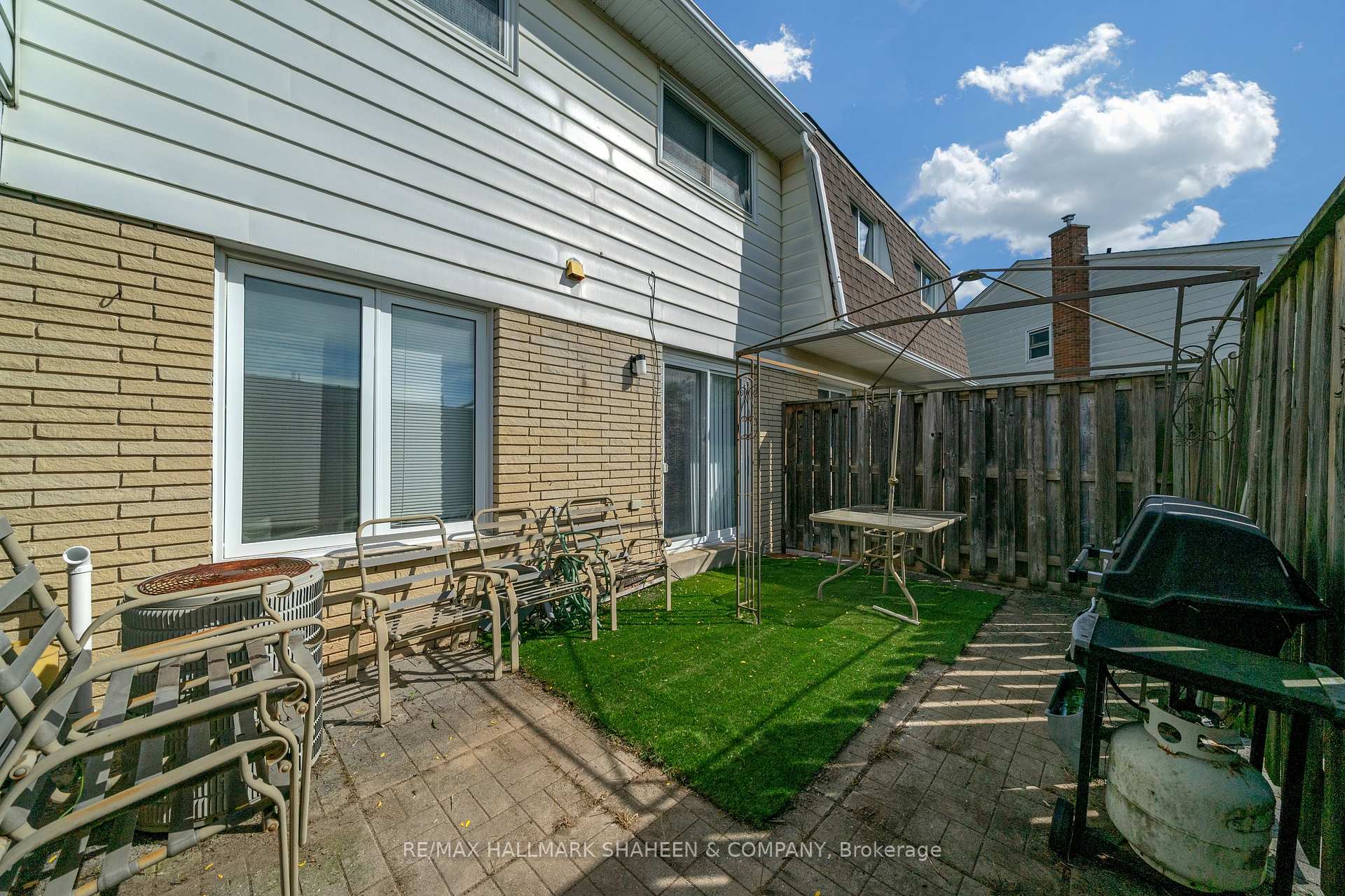 Photo 19 of Unit 4, 2238 Upper Middle Road, Burlington, Brant Hills — HOMEH