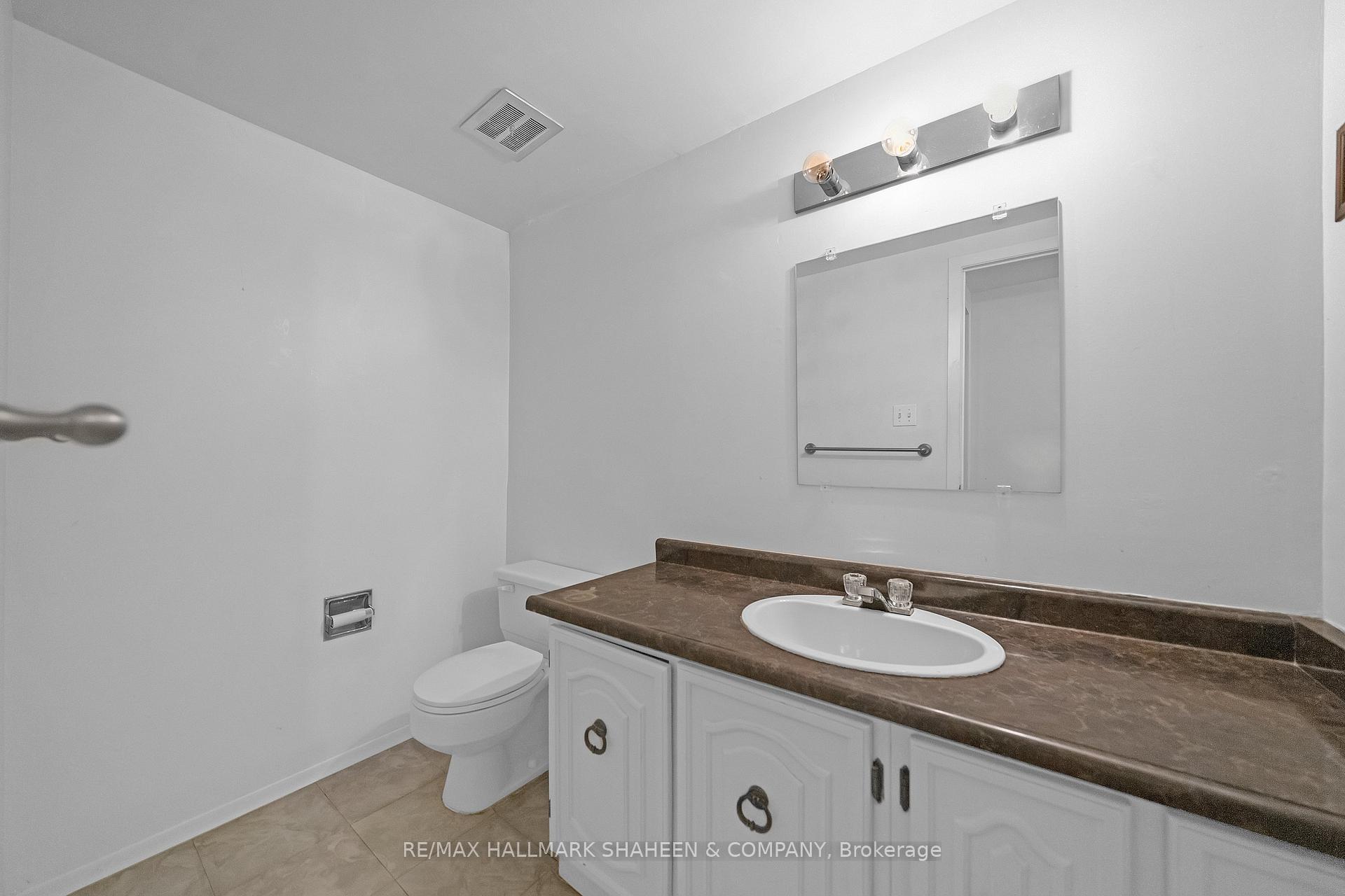 Photo 35 of Unit 4, 2238 Upper Middle Road, Burlington, Brant Hills — HOMEH