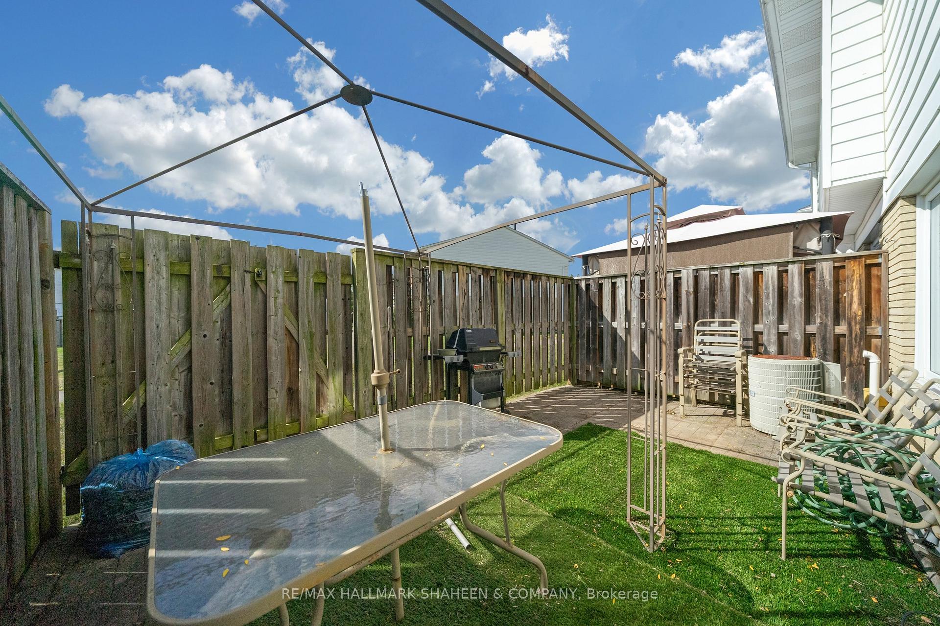 Photo 36 of Unit 4, 2238 Upper Middle Road, Burlington, Brant Hills — HOMEH