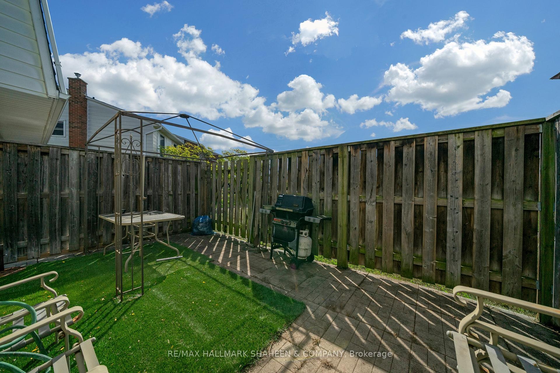 Photo 37 of Unit 4, 2238 Upper Middle Road, Burlington, Brant Hills — HOMEH