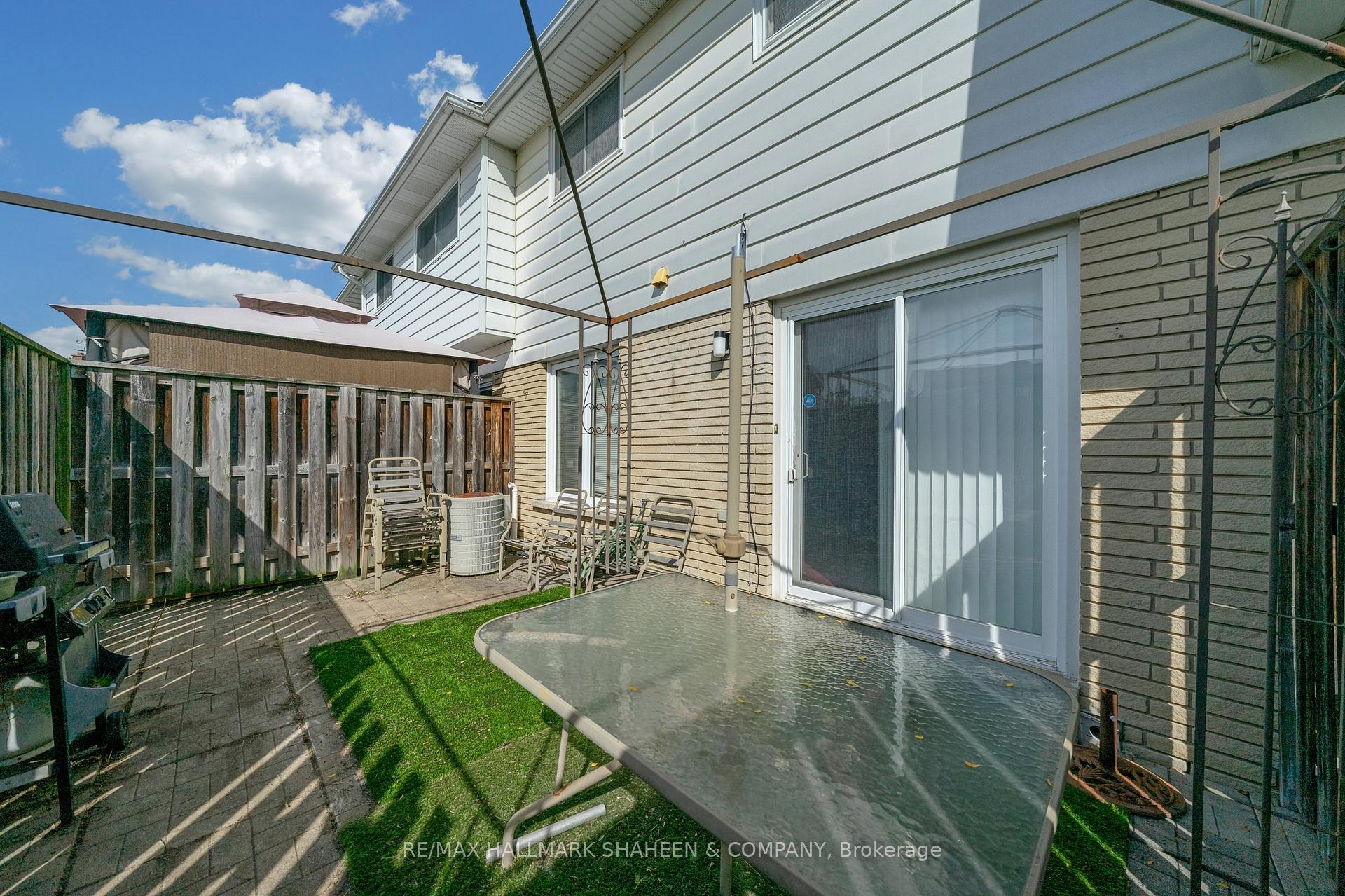 Photo 38 of Unit 4, 2238 Upper Middle Road, Burlington, Brant Hills — HOMEH