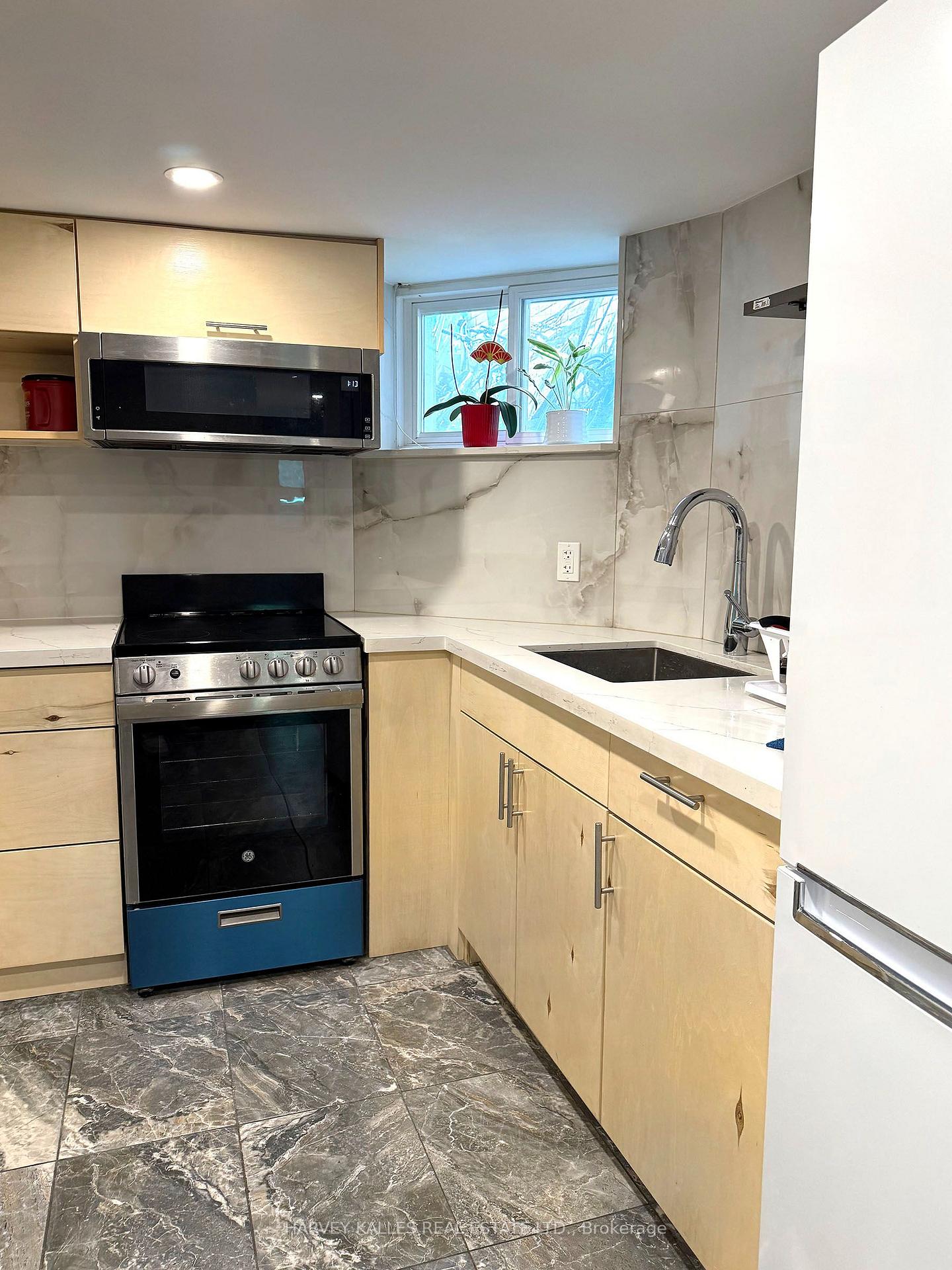 Photo 12 of Unit Lower, 488 Lansdowne Avenue, Toronto, Dufferin Grove — HOMEH