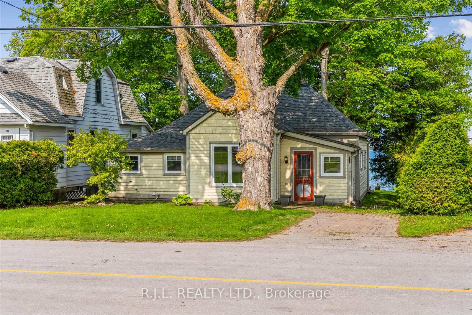 Photo of 242 Morrison Avenue