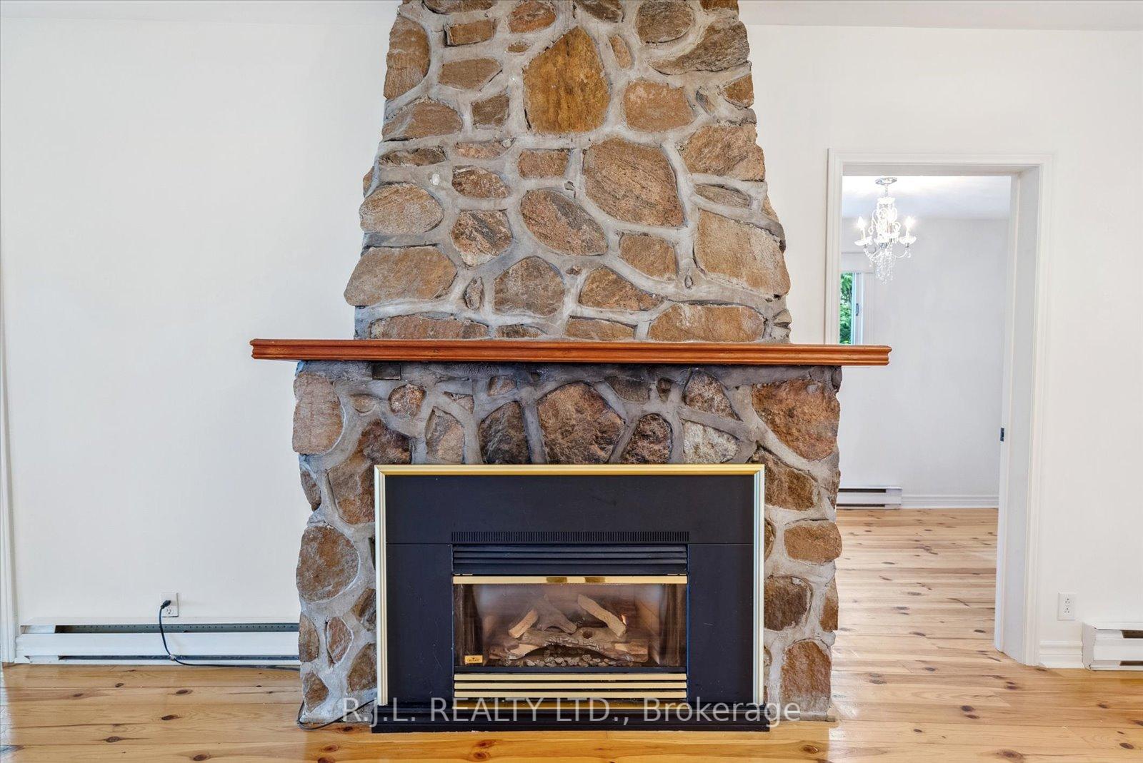 Photo 11 of 242 Morrison Avenue, Brock, Beaverton — HOMEH