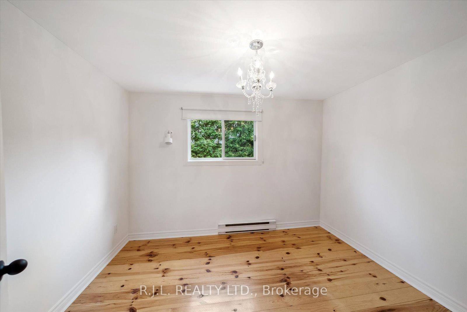 Photo 16 of 242 Morrison Avenue, Brock, Beaverton — HOMEH