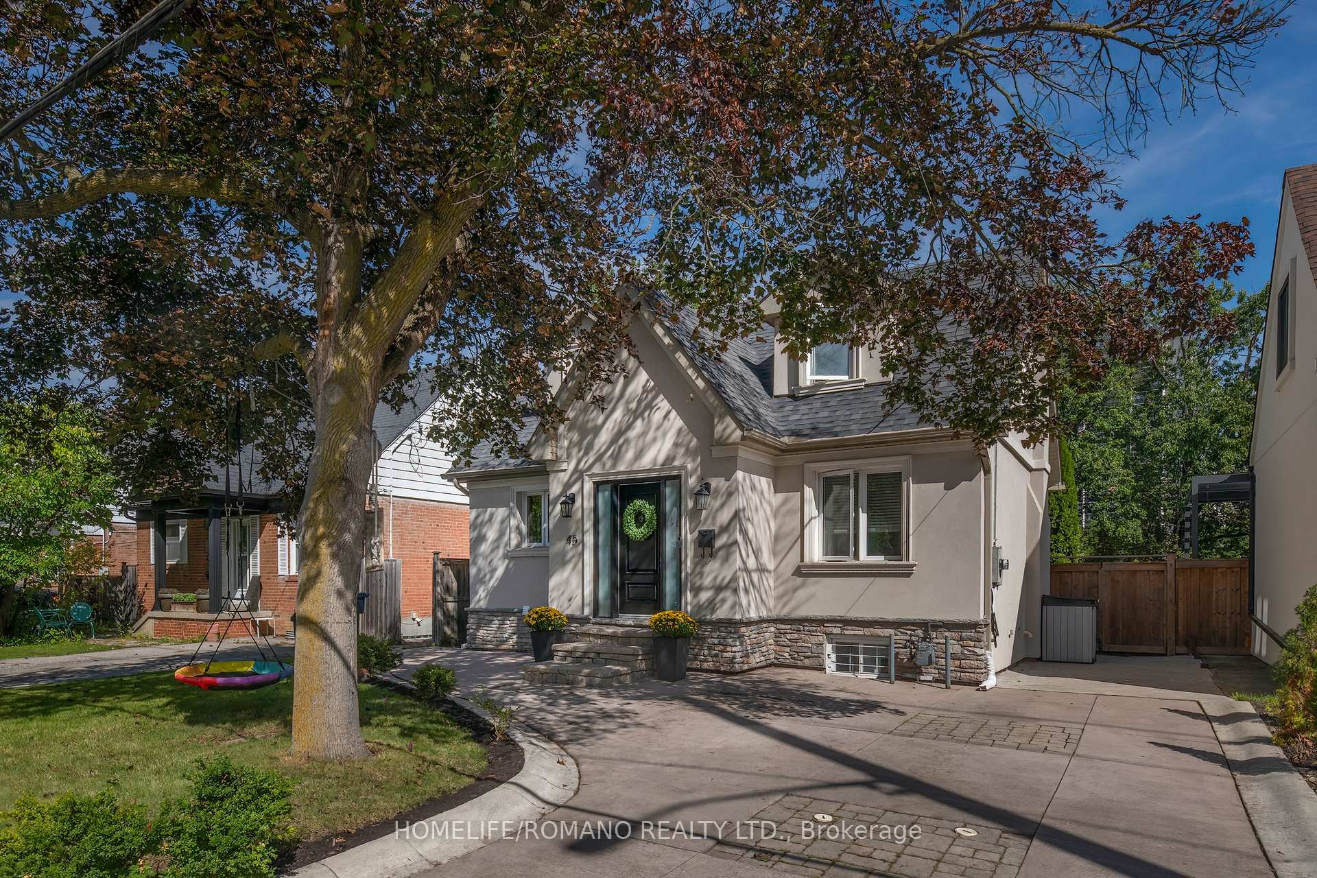 Photo 1 of 45 Riverview Heights, Etobicoke, Humber Heights — HOMEH