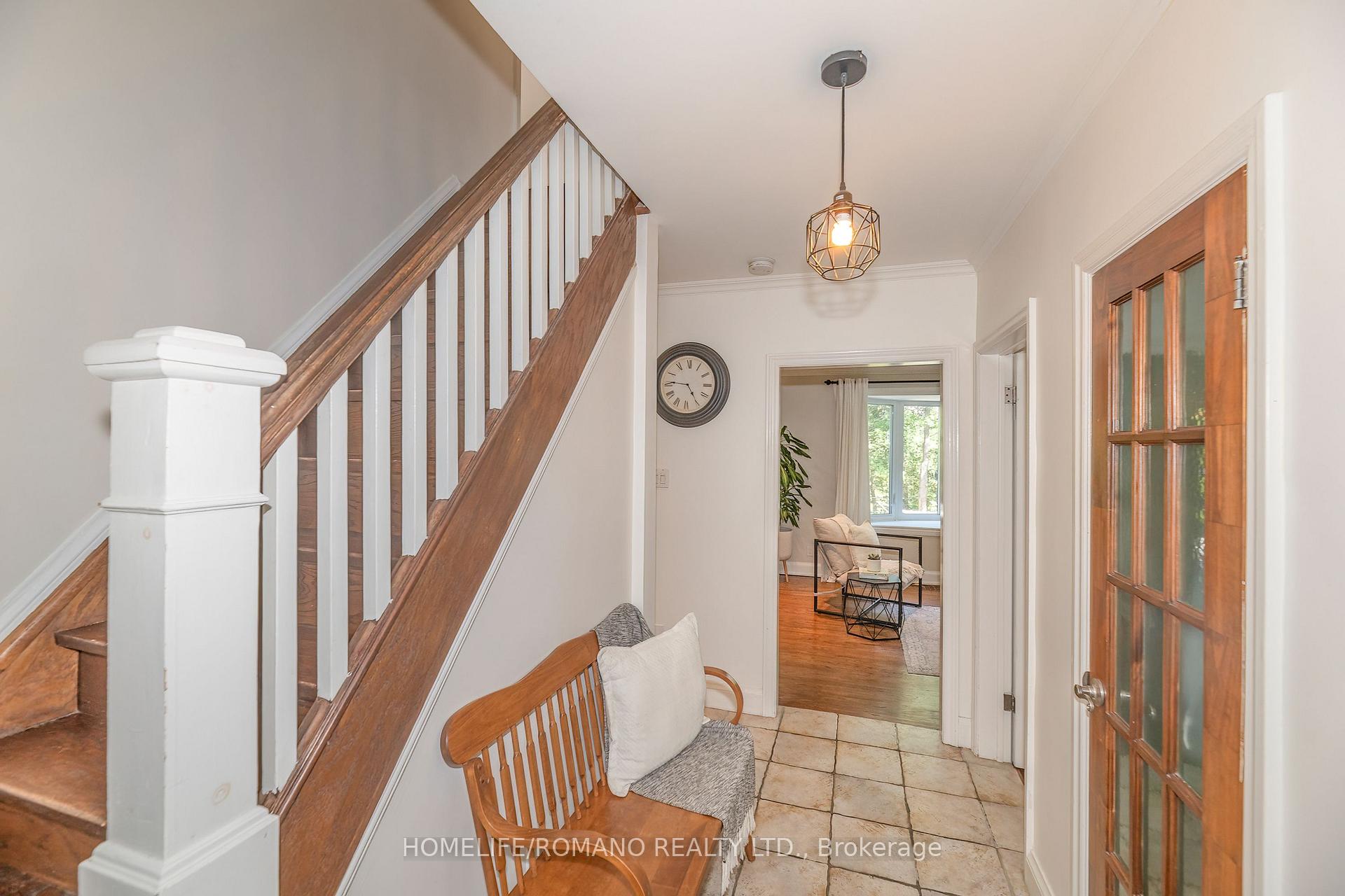 Photo 2 of 45 Riverview Heights, Etobicoke, Humber Heights — HOMEH
