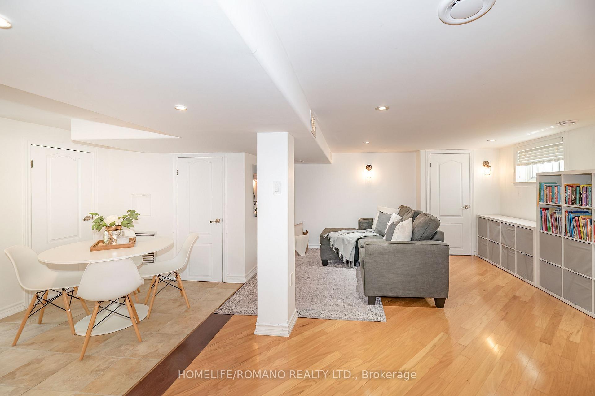 Photo 17 of 45 Riverview Heights, Etobicoke, Humber Heights — HOMEH