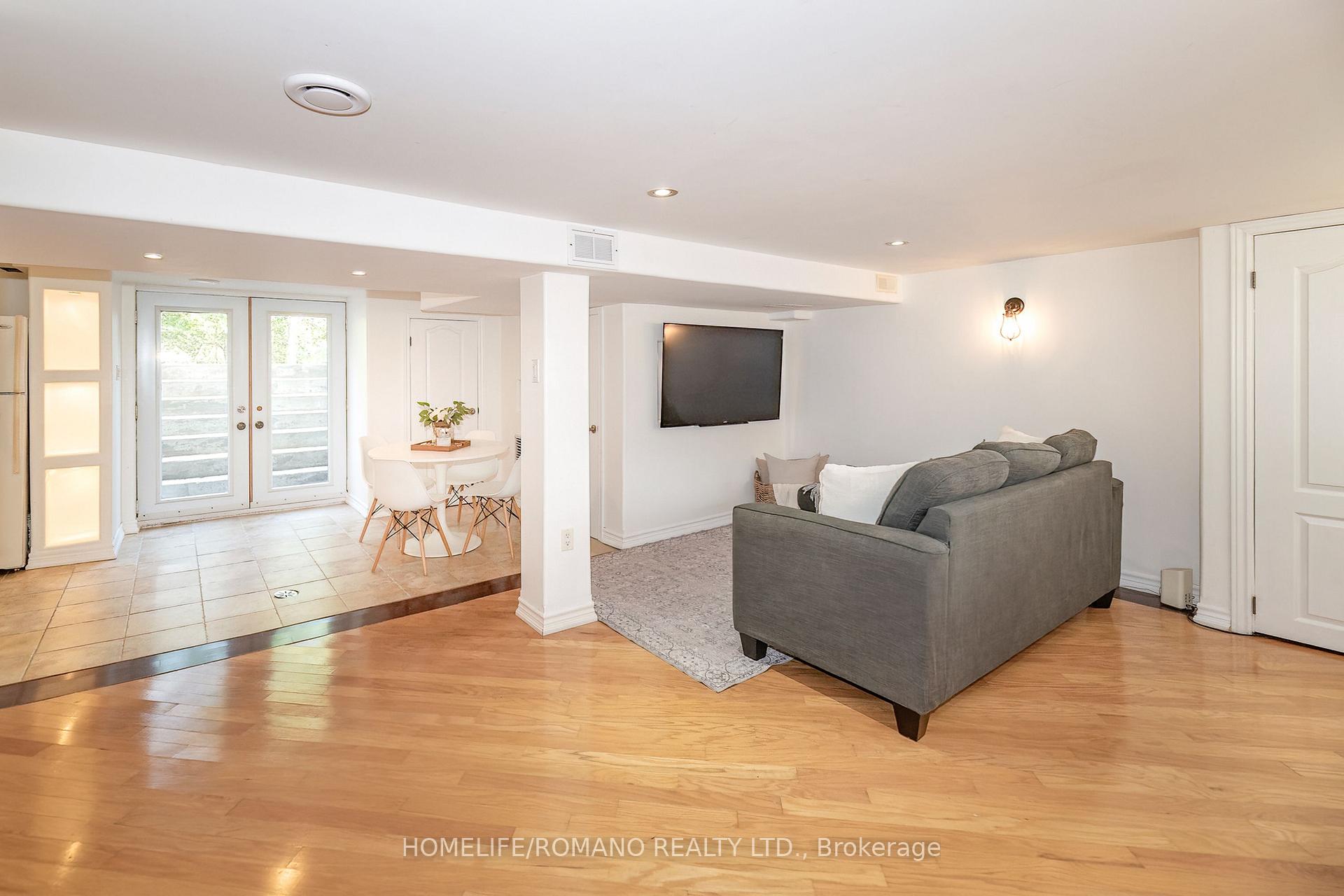 Photo 18 of 45 Riverview Heights, Etobicoke, Humber Heights — HOMEH