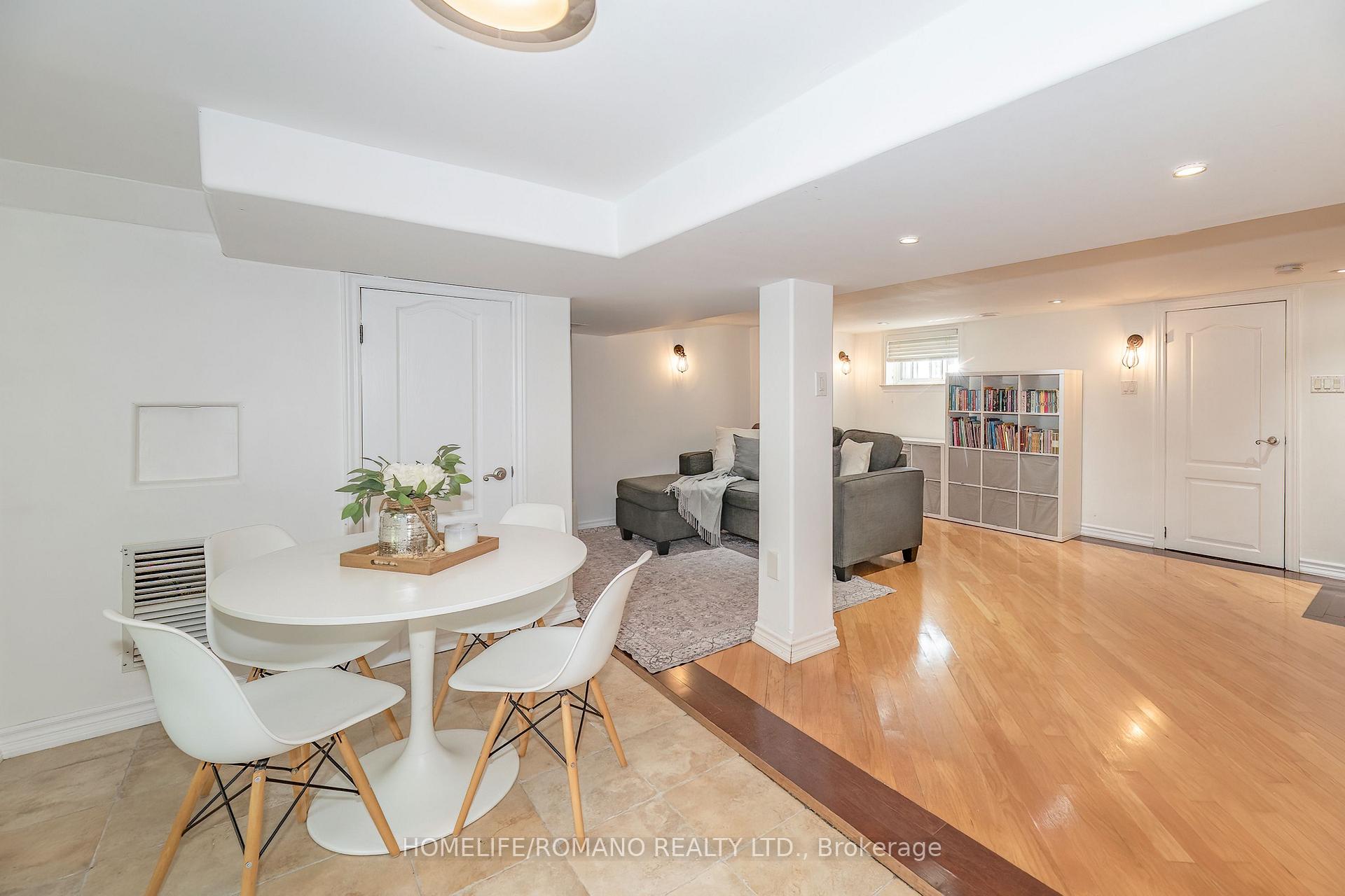 Photo 19 of 45 Riverview Heights, Etobicoke, Humber Heights — HOMEH