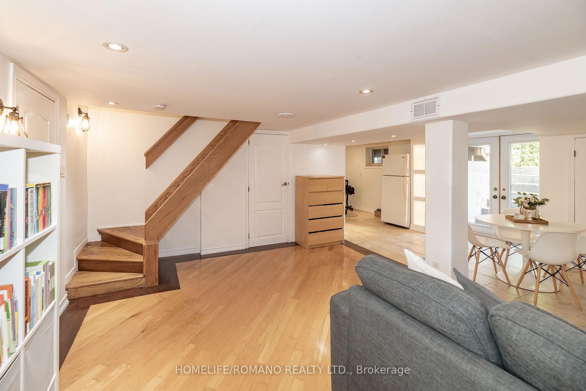 Photo 20 of 45 Riverview Heights, Etobicoke, Humber Heights — HOMEH
