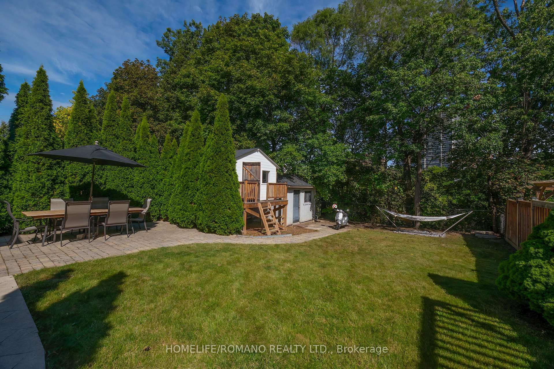 Photo 26 of 45 Riverview Heights, Etobicoke, Humber Heights — HOMEH