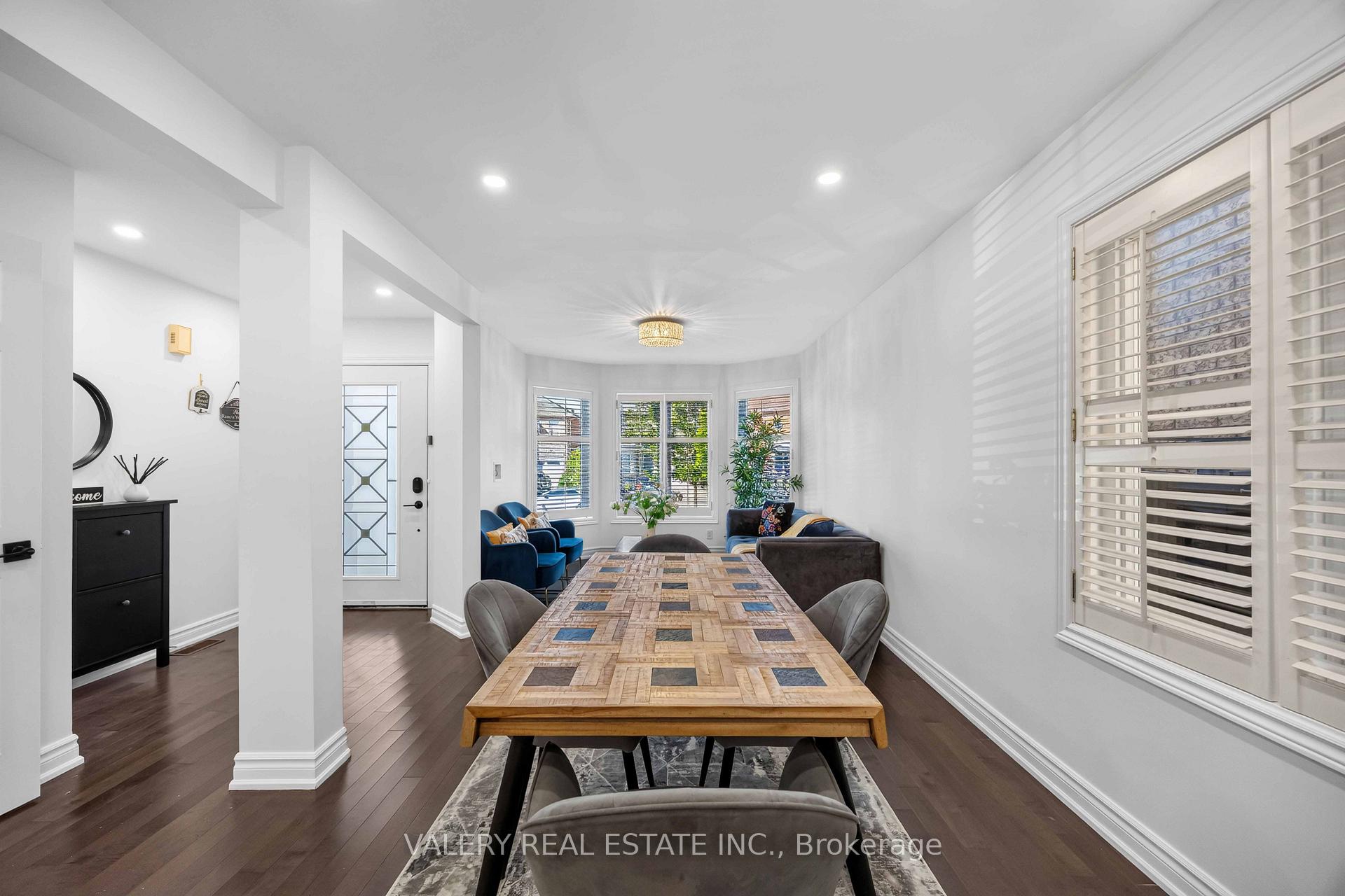 Photo 12 of 27 Lavender Place, Vaughan, East Woodbridge — HOMEH