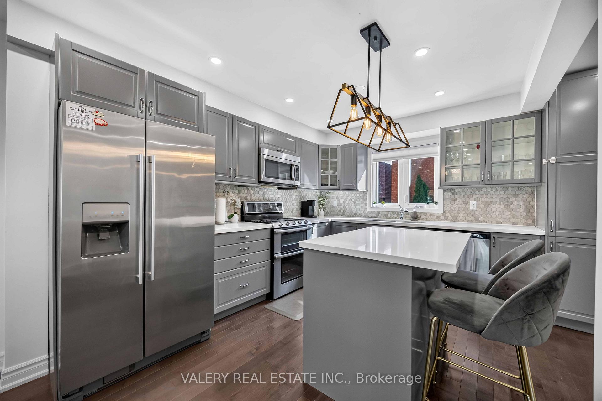 Photo 13 of 27 Lavender Place, Vaughan, East Woodbridge — HOMEH