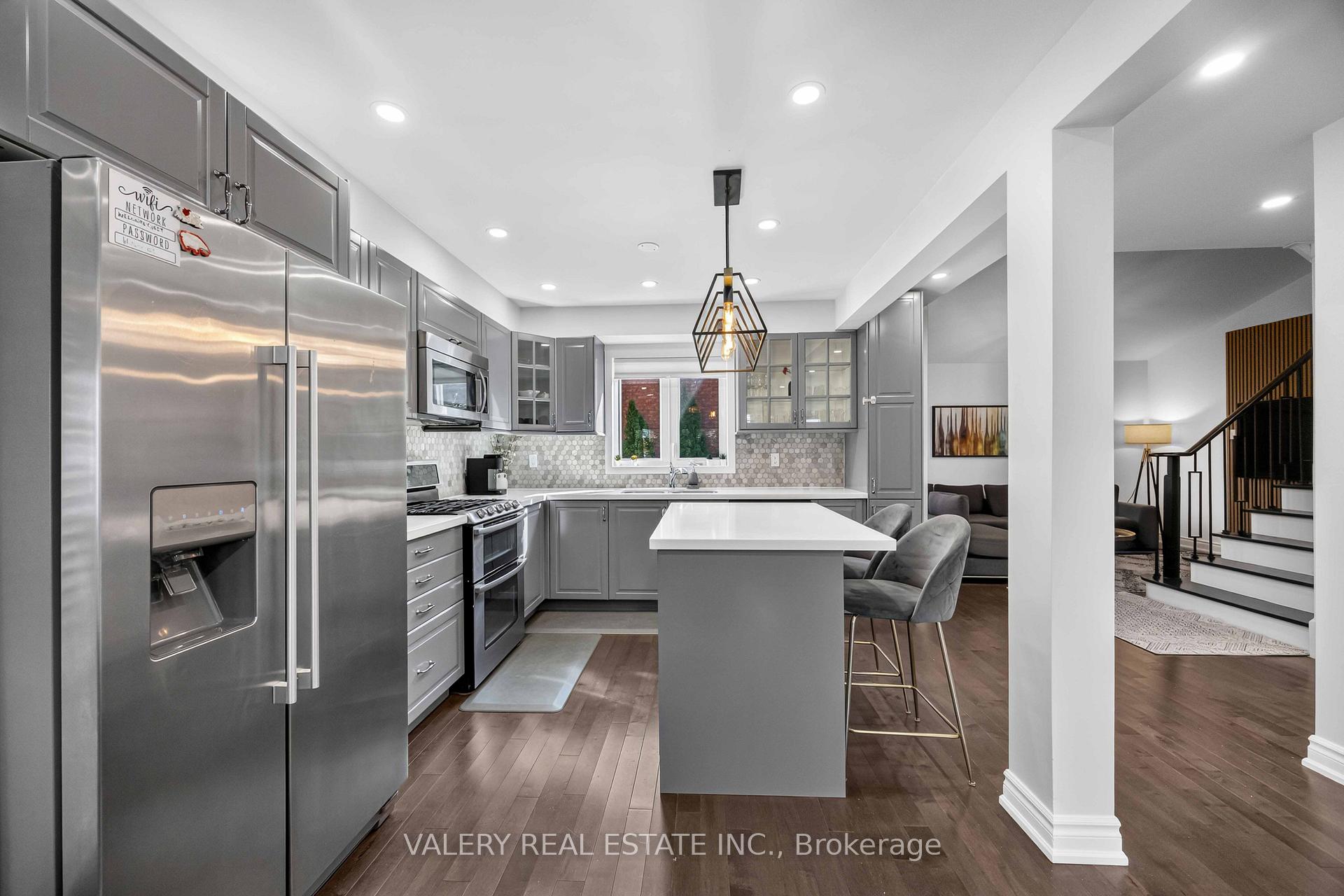 Photo 16 of 27 Lavender Place, Vaughan, East Woodbridge — HOMEH