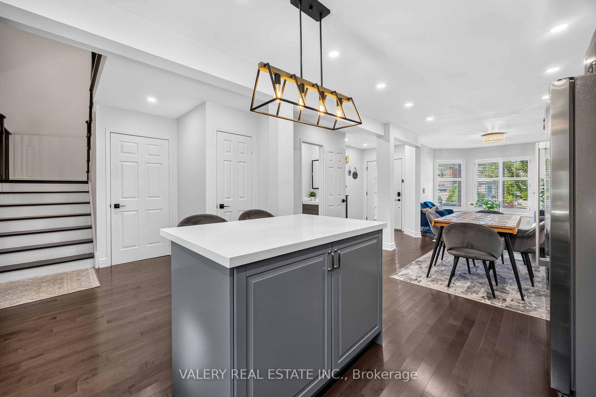 Photo 18 of 27 Lavender Place, Vaughan, East Woodbridge — HOMEH