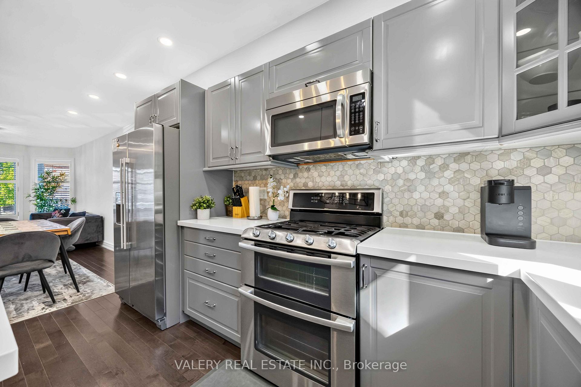 Photo 19 of 27 Lavender Place, Vaughan, East Woodbridge — HOMEH