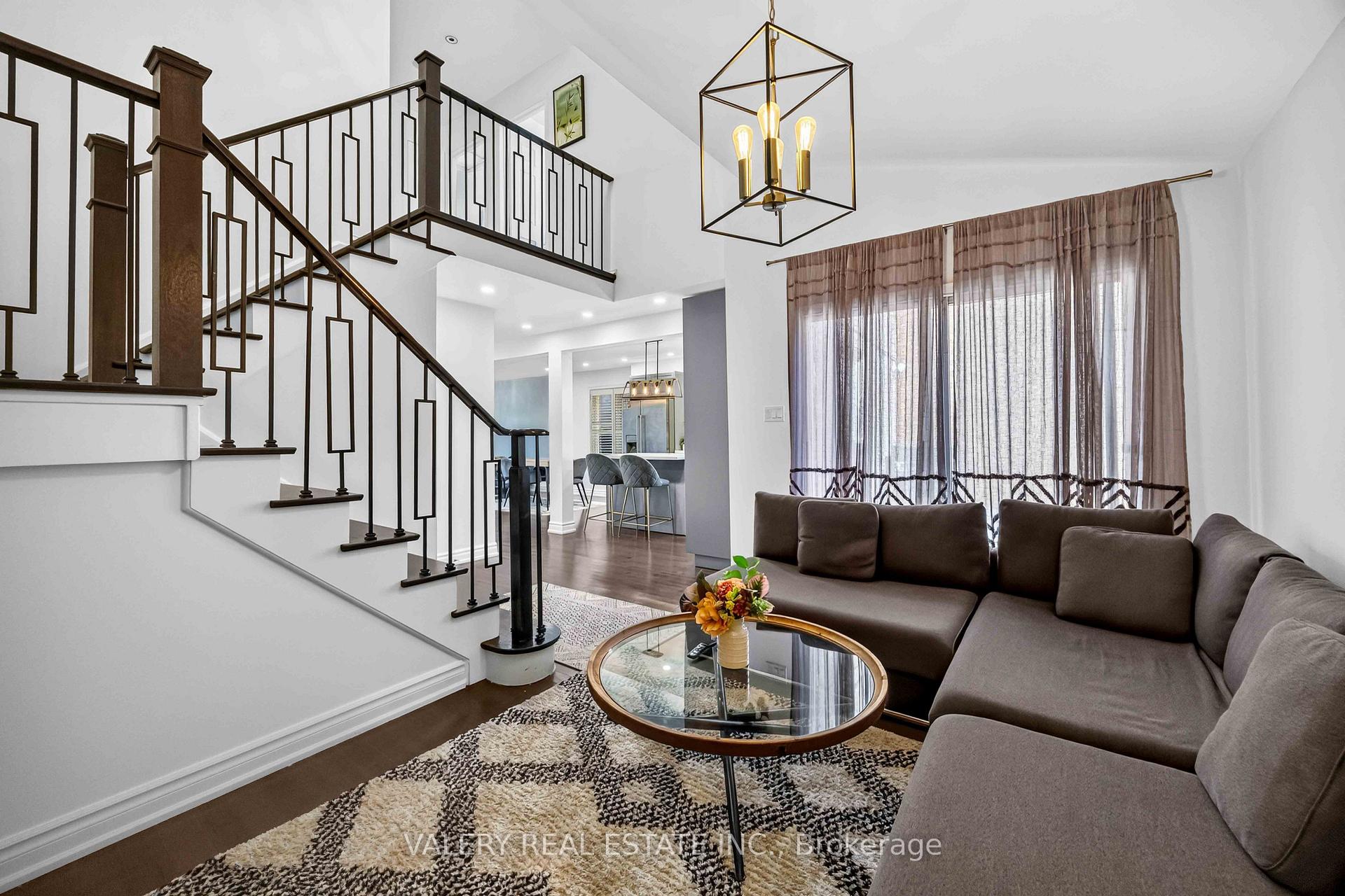 Photo 24 of 27 Lavender Place, Vaughan, East Woodbridge — HOMEH