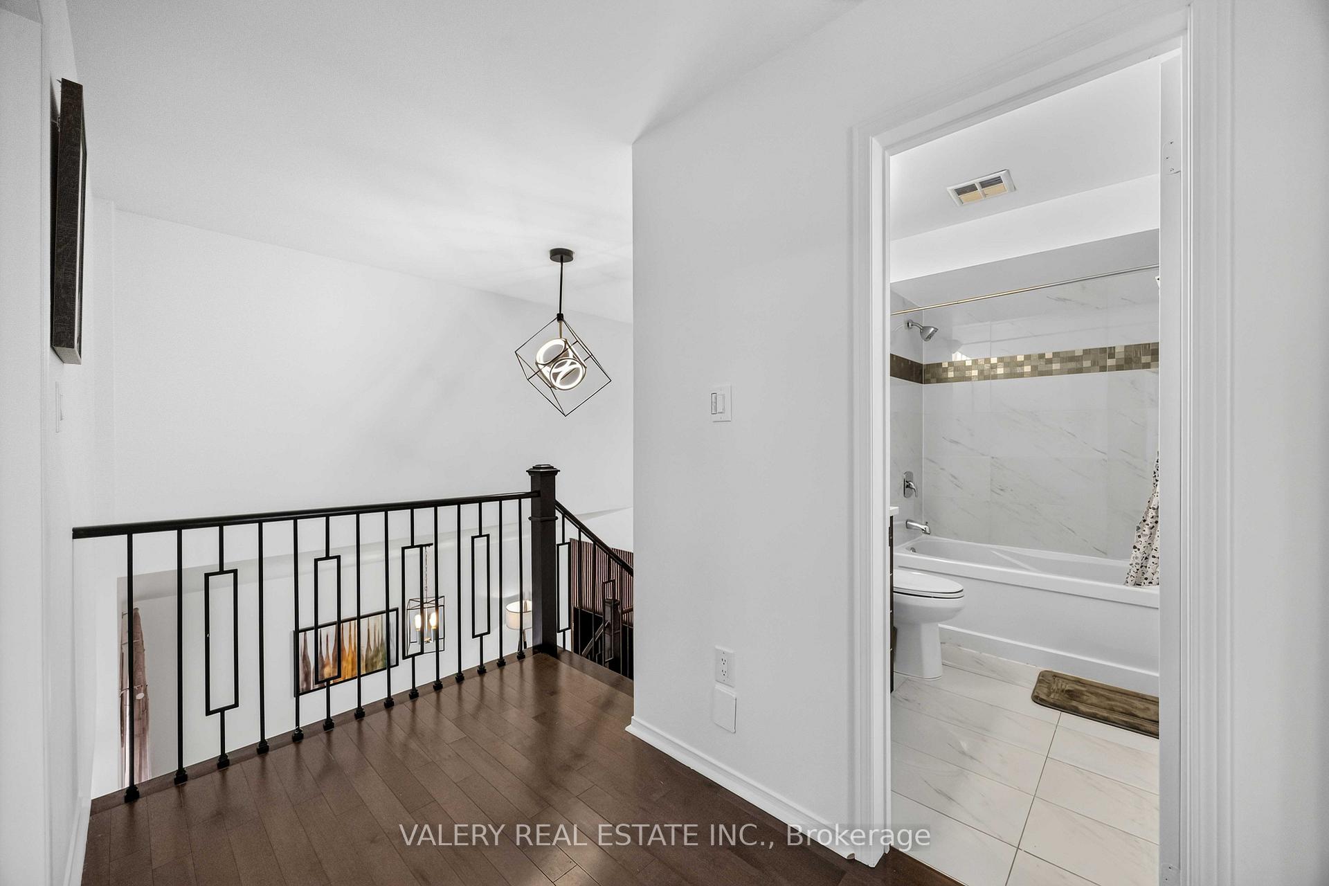 Photo 26 of 27 Lavender Place, Vaughan, East Woodbridge — HOMEH