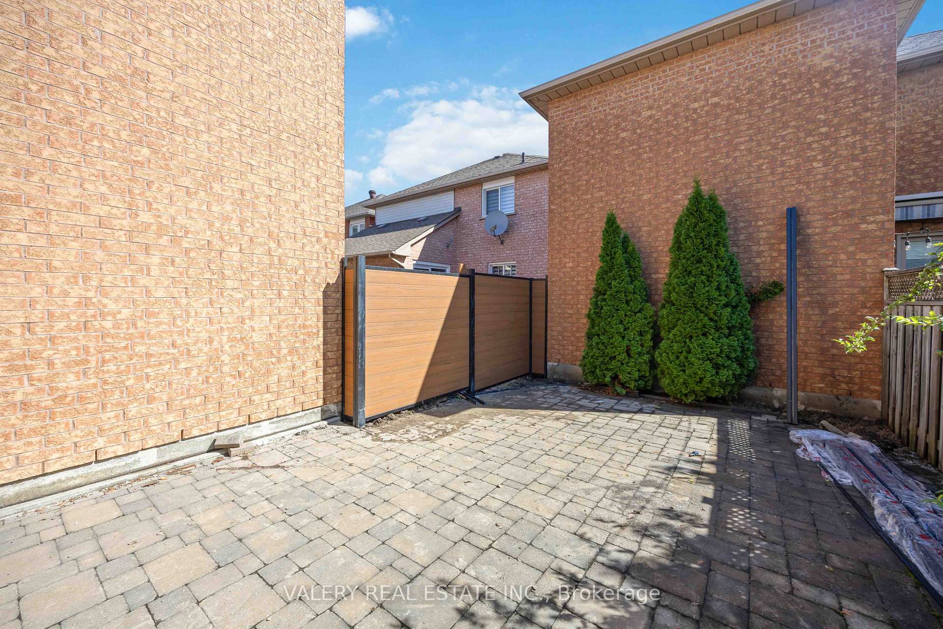 Photo 46 of 27 Lavender Place, Vaughan, East Woodbridge — HOMEH