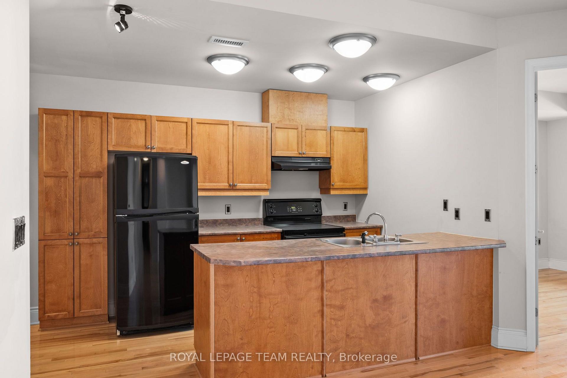 Photo 2 of Unit 202, 260 Besserer Street, Ottawa, Sandy Hill — HOMEH