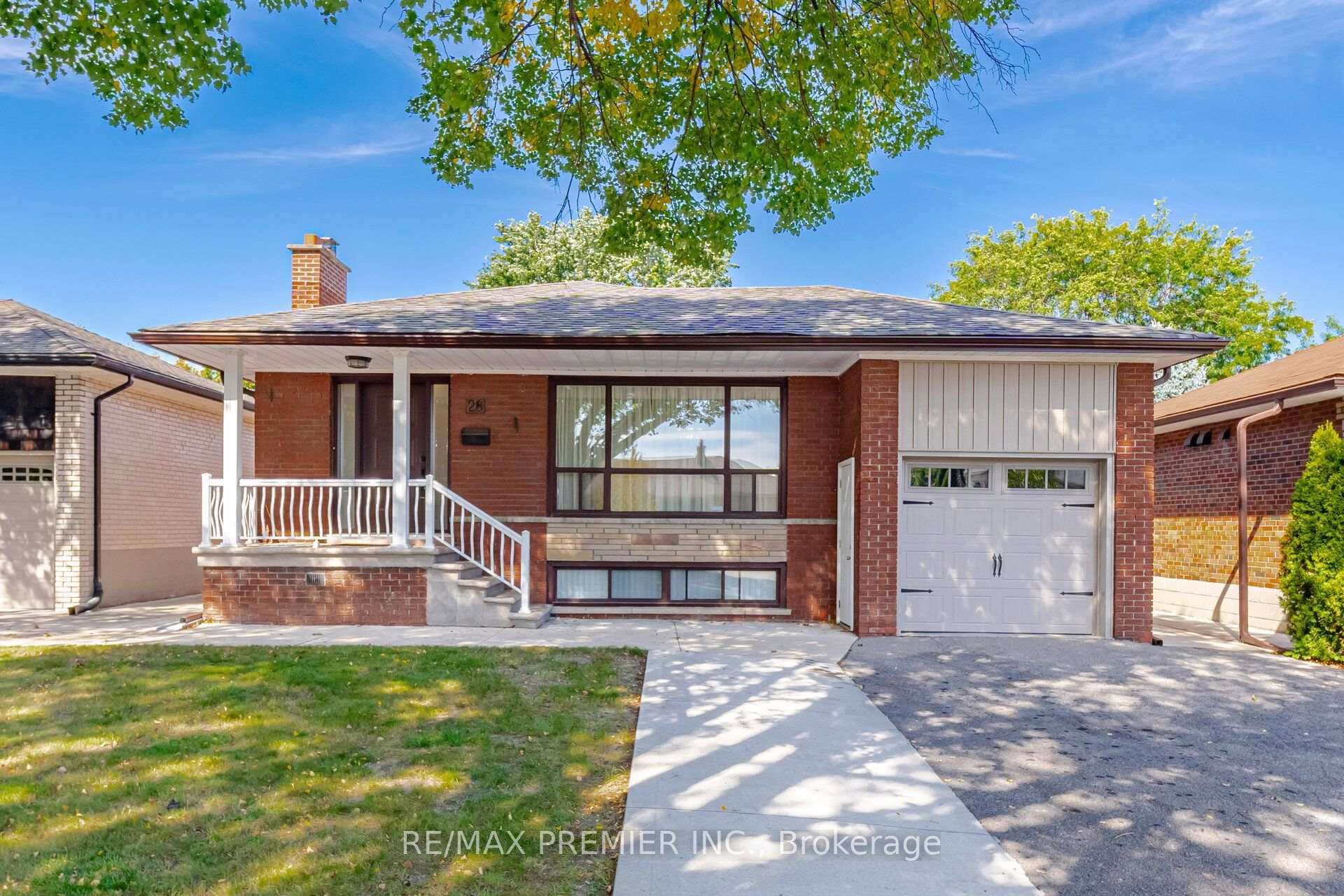 Photo 1 of 28 Landron Crescent, Etobicoke, Willowridge-Martingrove-Richview — HOMEH
