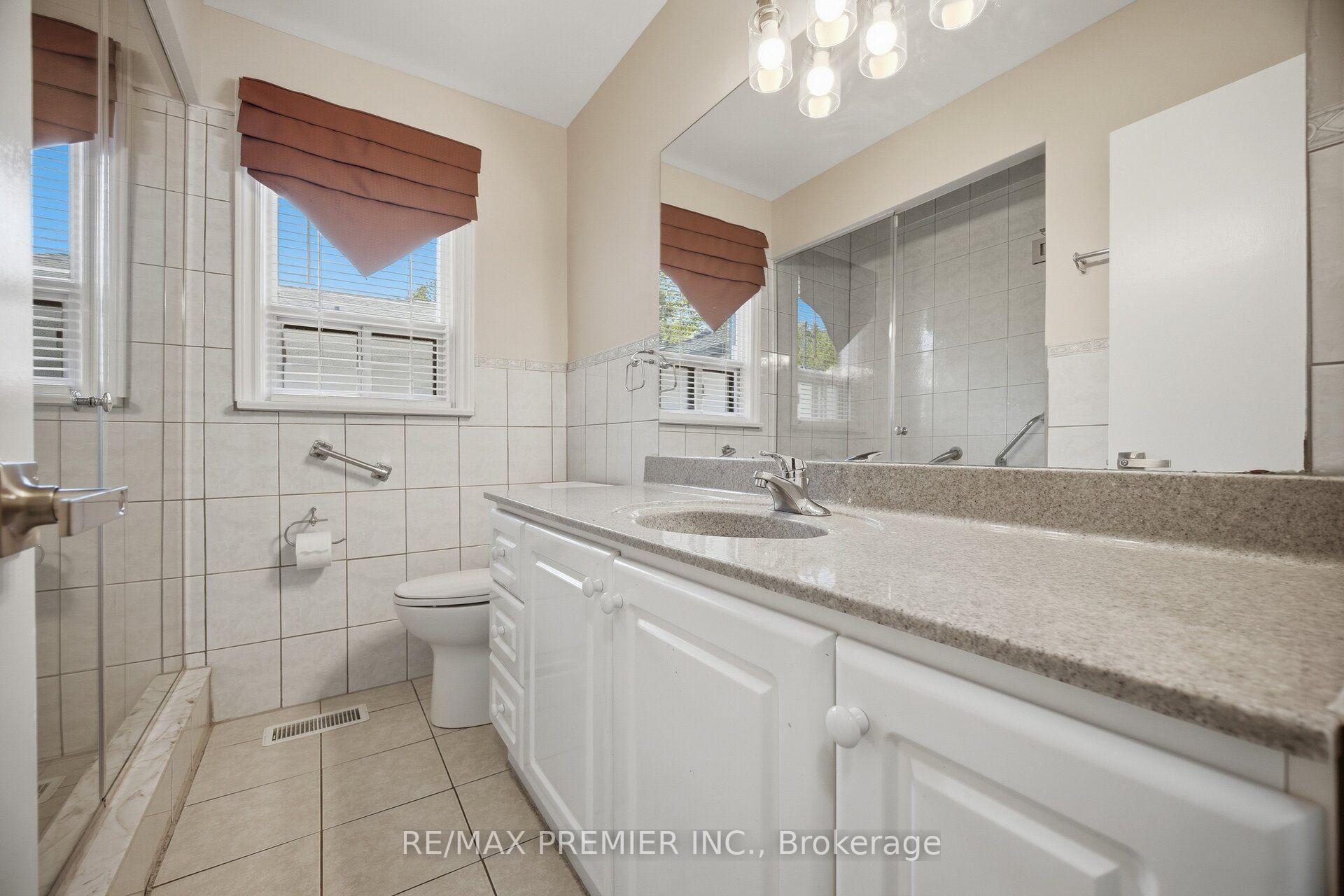 Photo 21 of 28 Landron Crescent, Etobicoke, Willowridge-Martingrove-Richview — HOMEH
