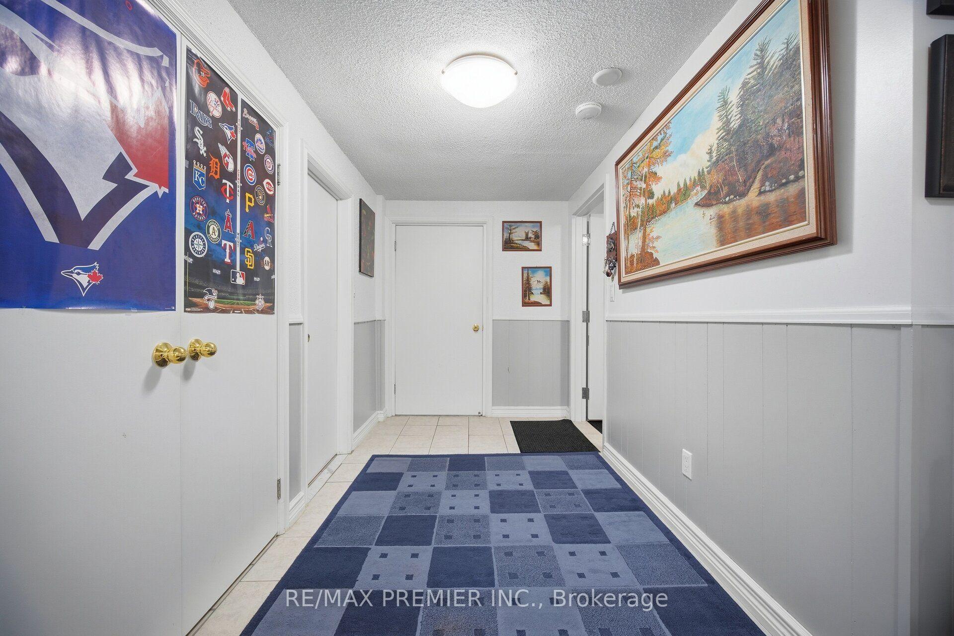 Photo 33 of 28 Landron Crescent, Etobicoke, Willowridge-Martingrove-Richview — HOMEH