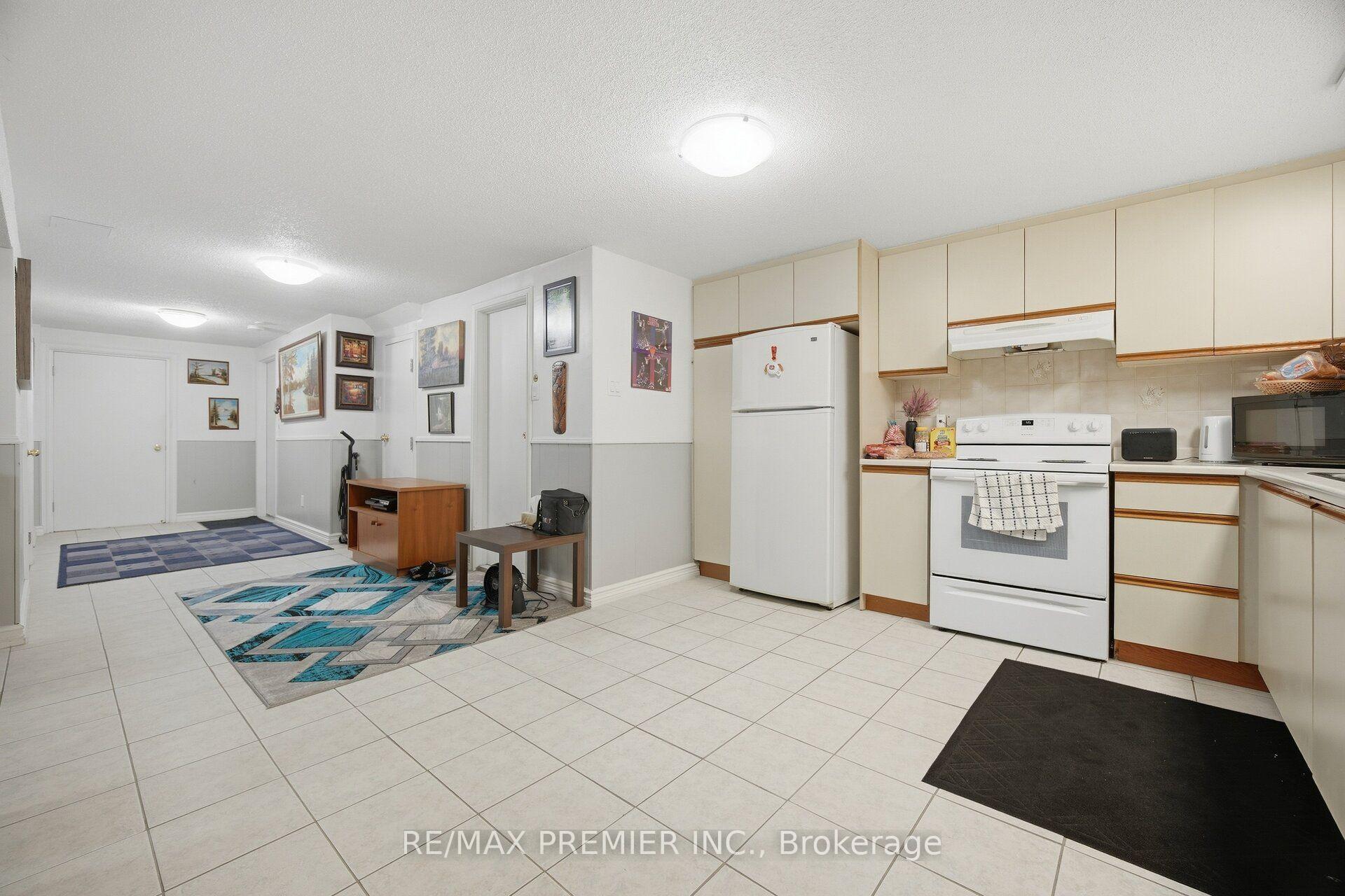Photo 35 of 28 Landron Crescent, Etobicoke, Willowridge-Martingrove-Richview — HOMEH
